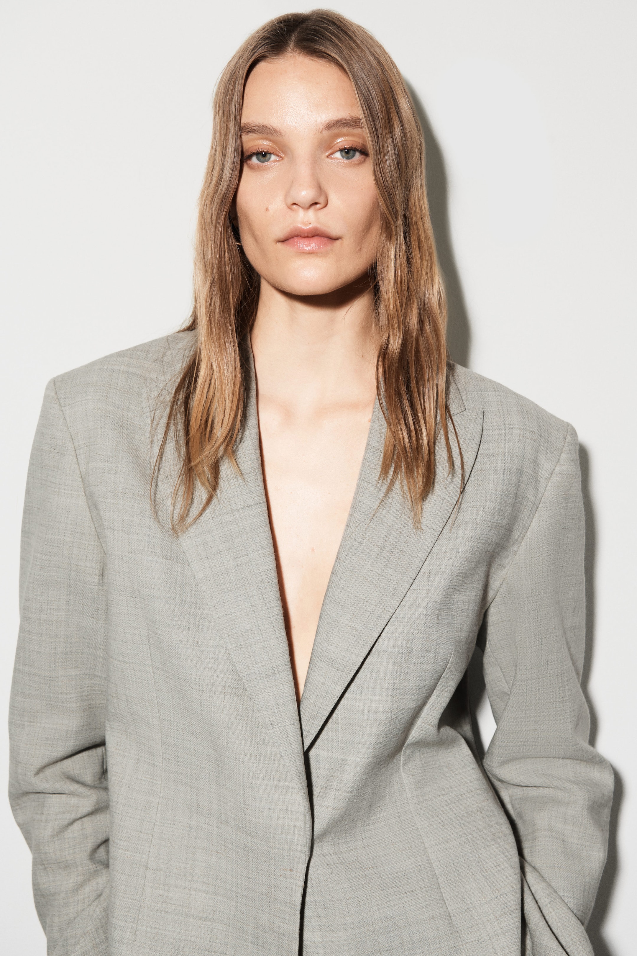 STRUCTURED WOOL-BLEND BLAZER