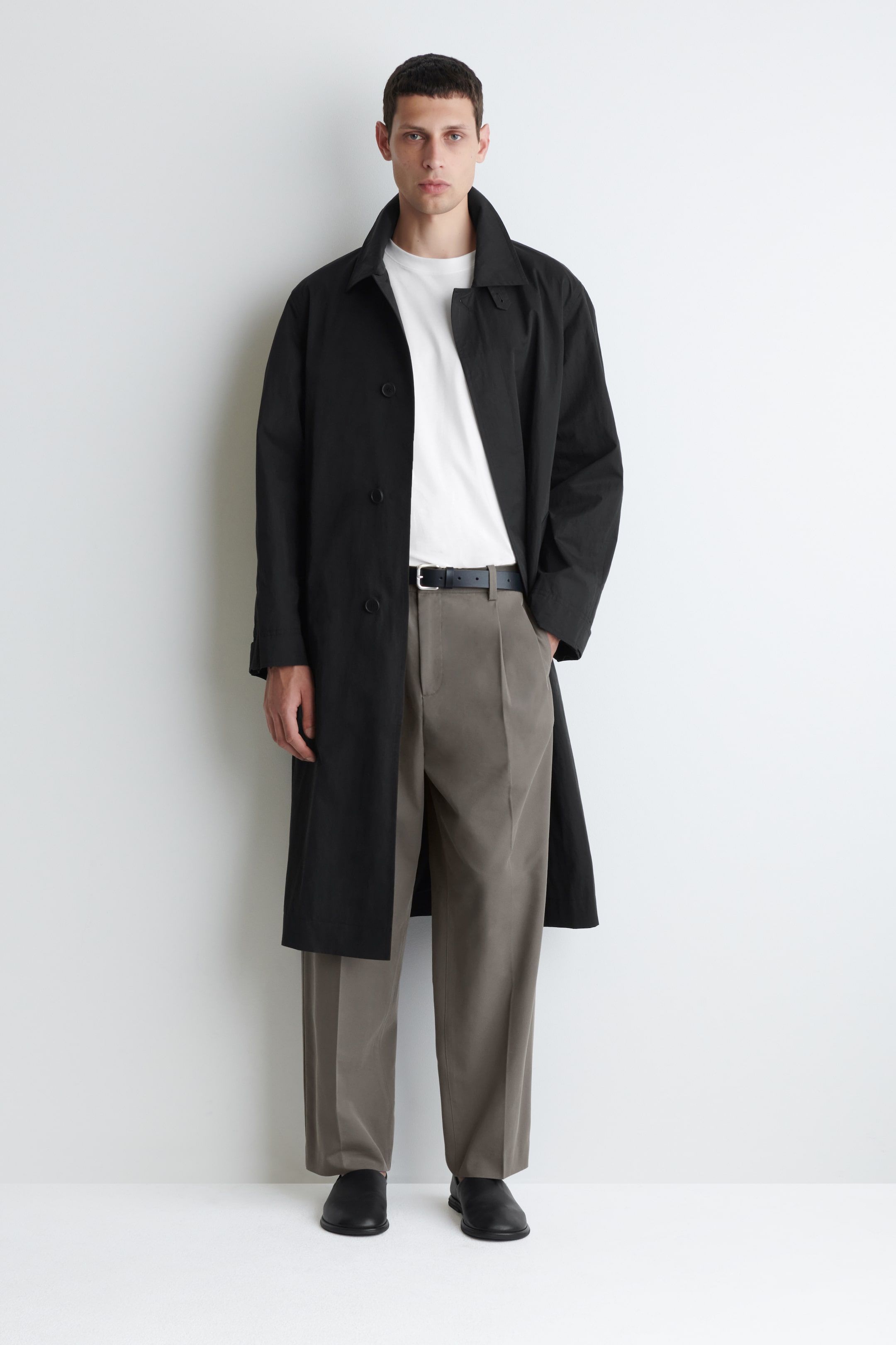 Grösseres Bild ansehen: HOSE AUS BAUMWOLL-TWILL MIT GERADEM BEIN - MAULWURFSBRAUN - HERREN | H&M CH 1