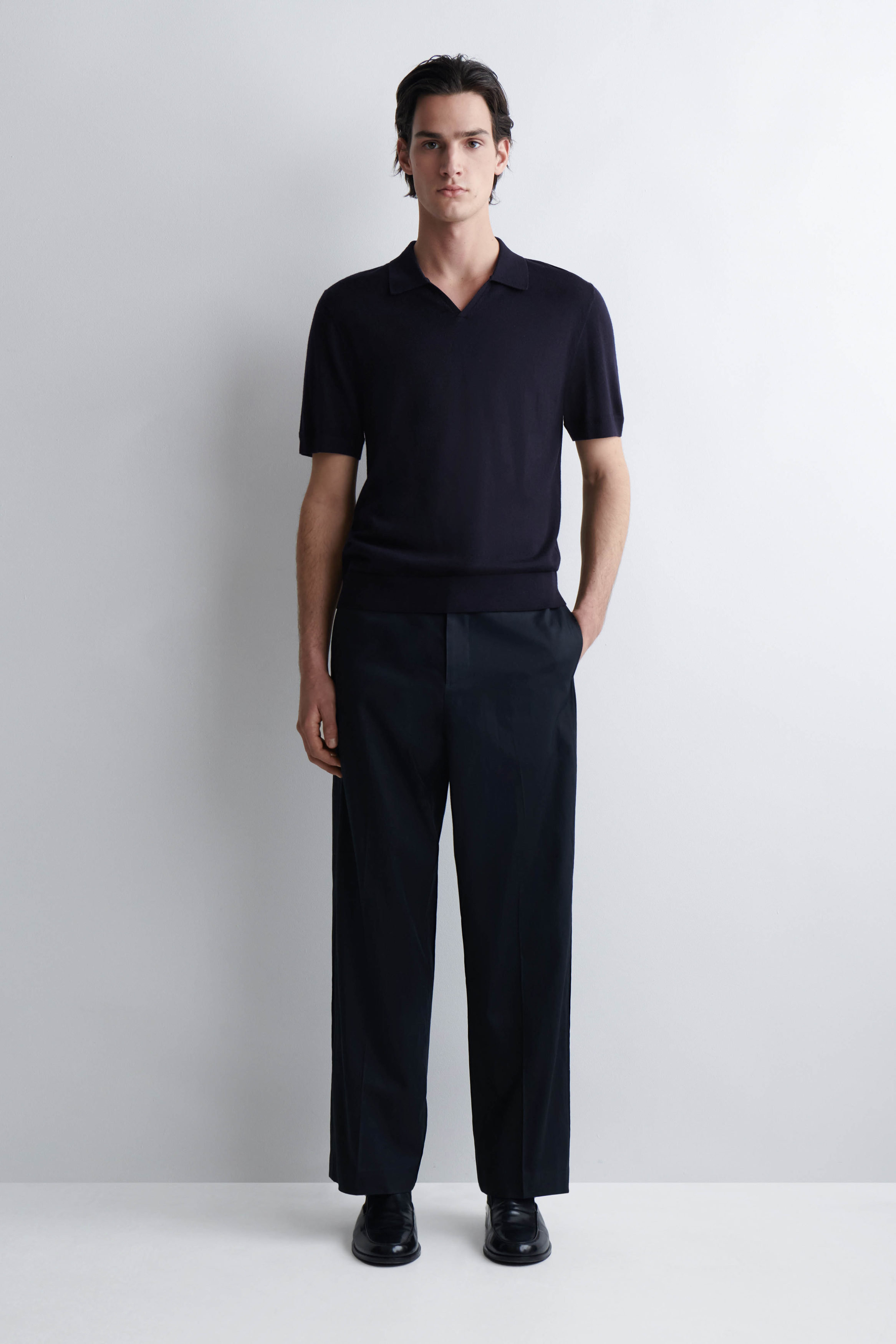 COS wool V-neck polo モーガン蔵人 MERINO WOOL V-NECK SWEATER - BLUE | COS US