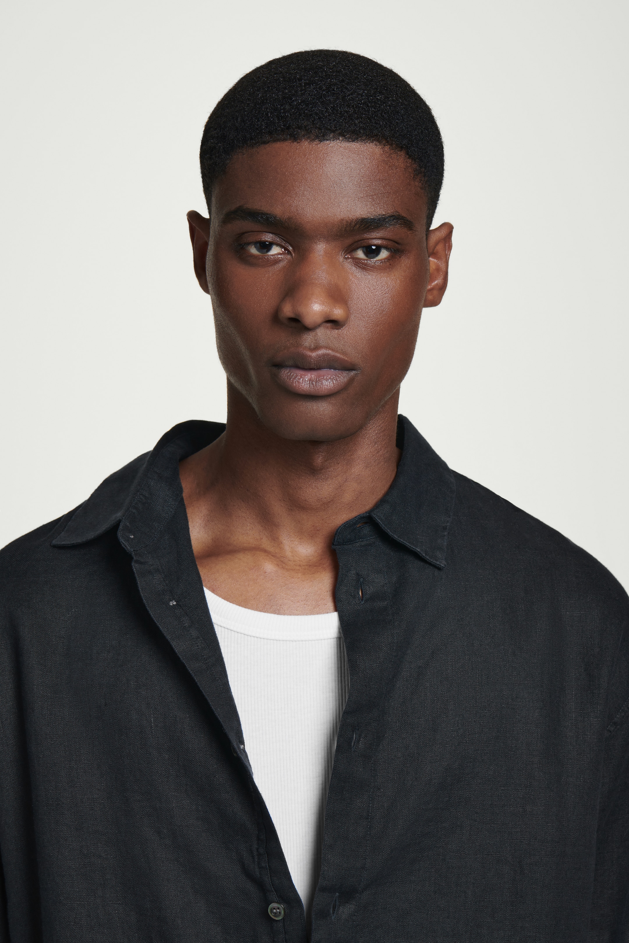 Visualizza immagine più grande: CAMICIA IN LINO DAL TAGLIO RILASSATO - BLU NAVY - UOMO | H&M IT 5
