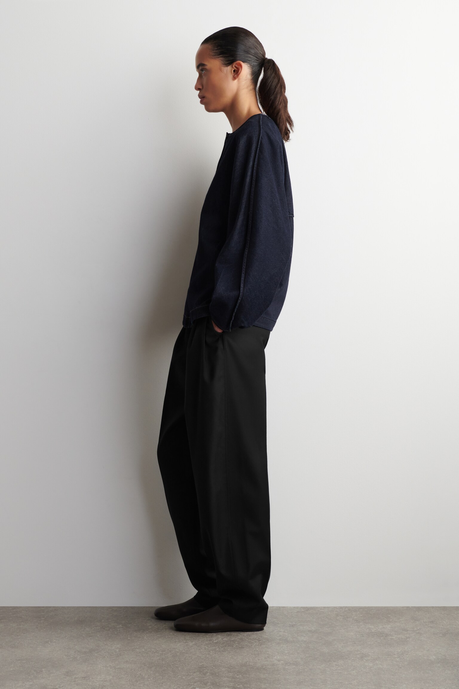 TOP IN DENIM DALLA LINEA ARROTONDATA - INDACO - 6