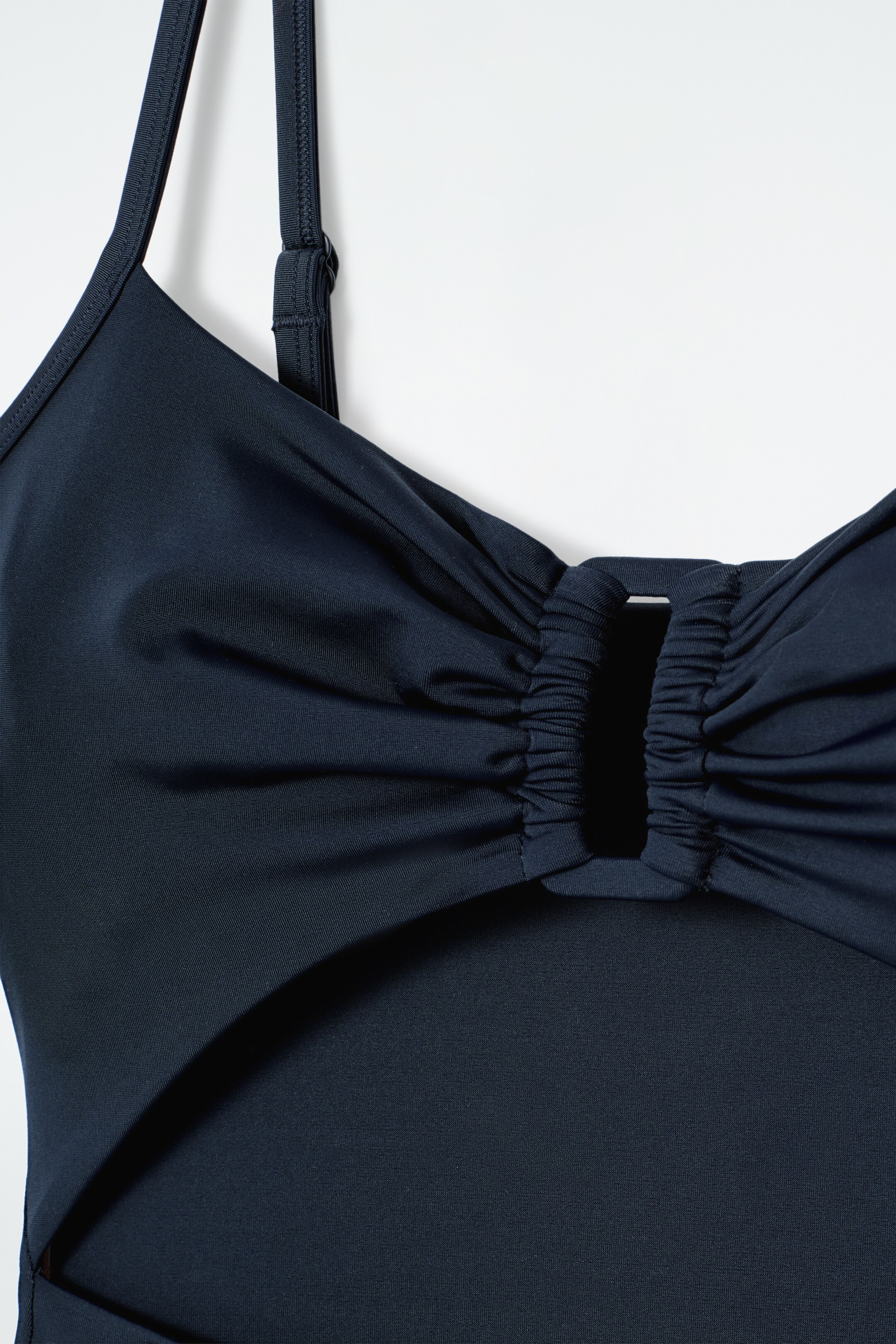 Grösseres Bild ansehen: BADEANZUG MIT RAFFUNGEN UND CUT-OUT - NAVYBLAU - DAMEN | H&M CH 4