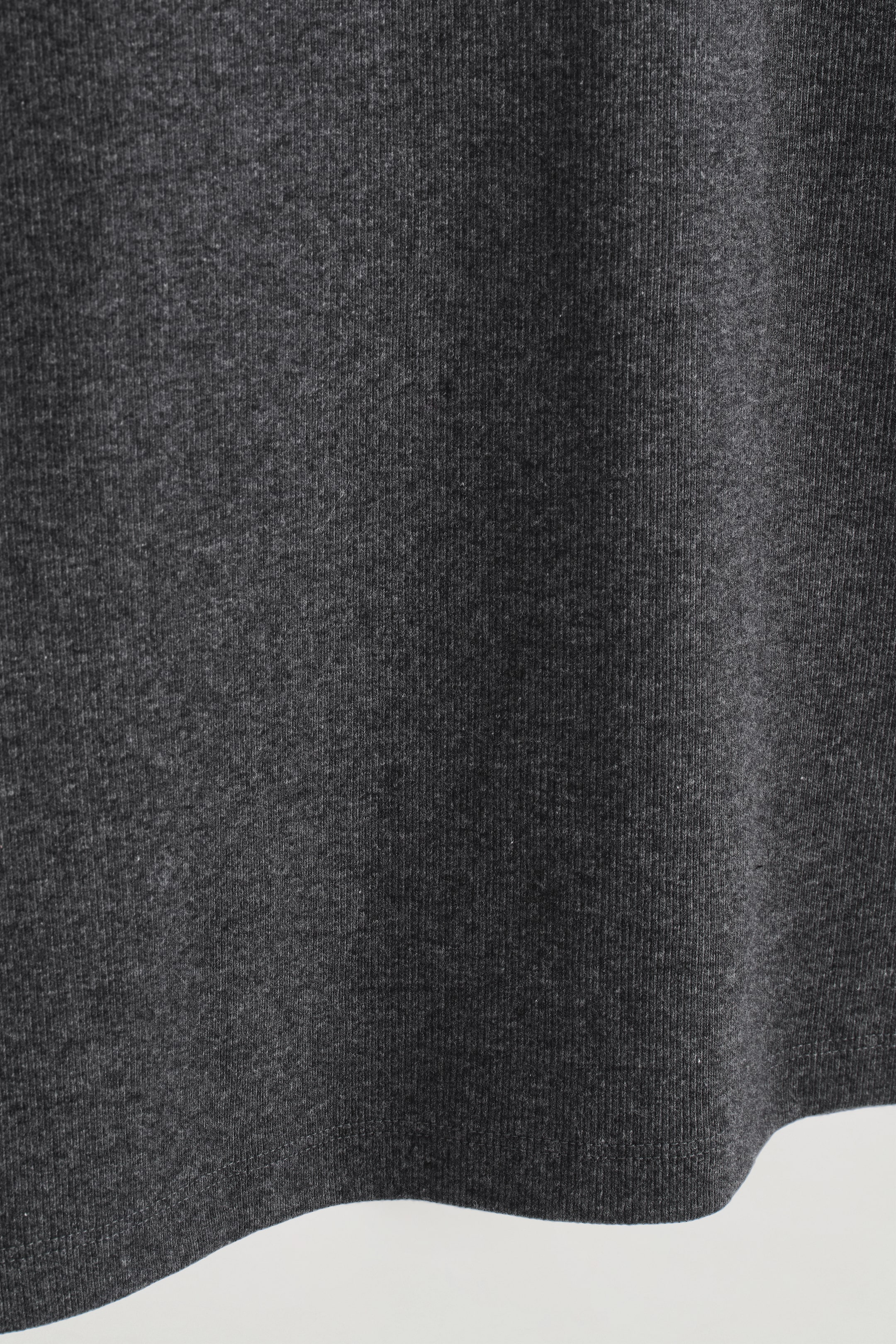 Größeres Bild ansehen: SCHMAL GESCHNITTENES GERIPPTES BAUMWOLL-T-SHIRT - ANTHRAZIT - Men | H&M DE 6