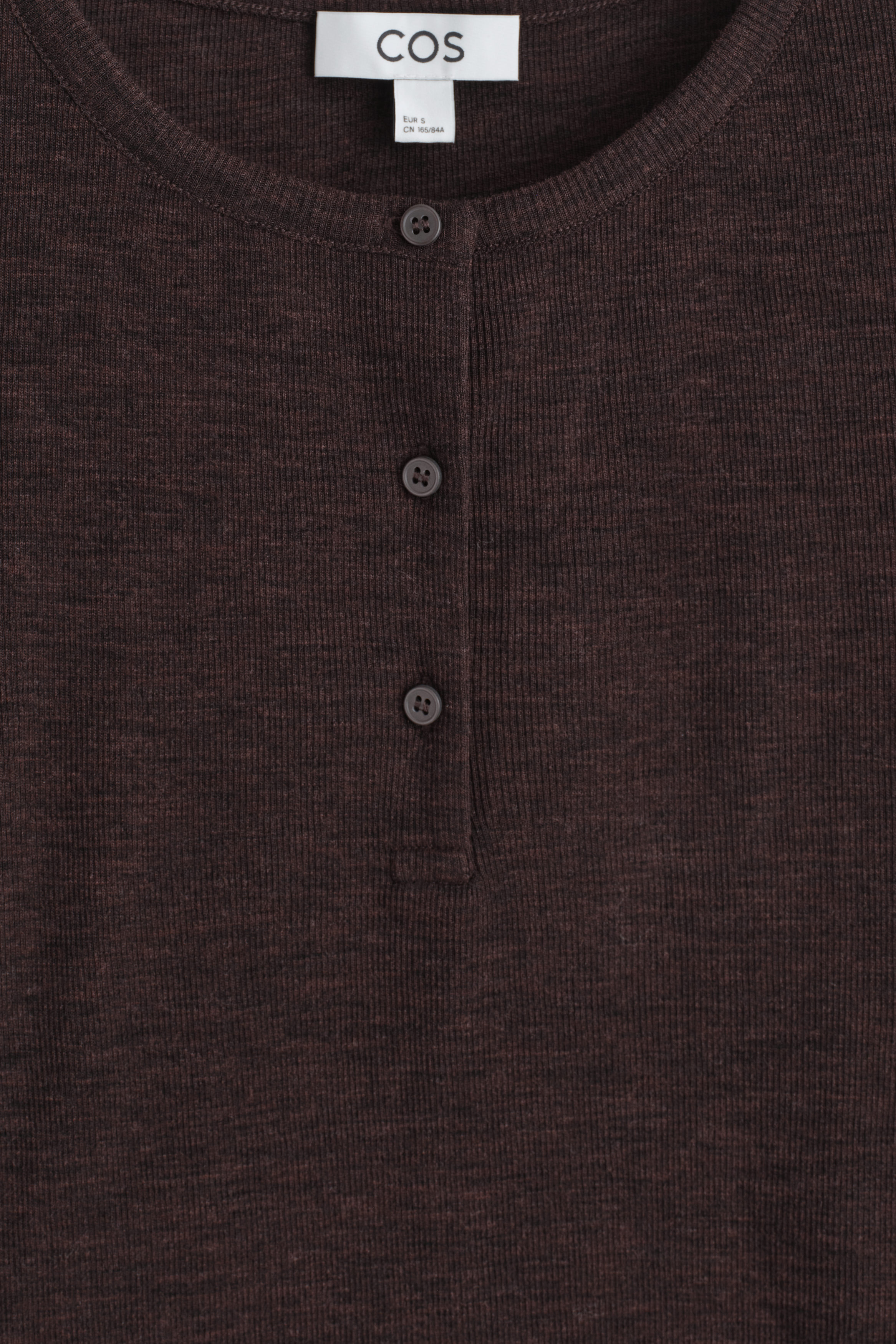 RIBBED WOOL HENLEY TOP - BROWN MÉLANGE | COS US