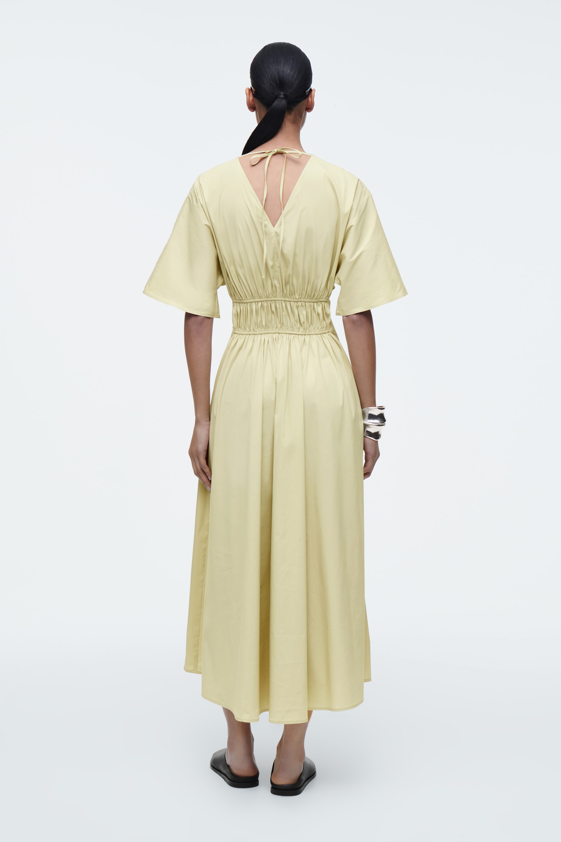 View larger image: GATHERED OPEN-BACK MIDI DRESS - PISTACHIO - Ladies | H&M GB 3