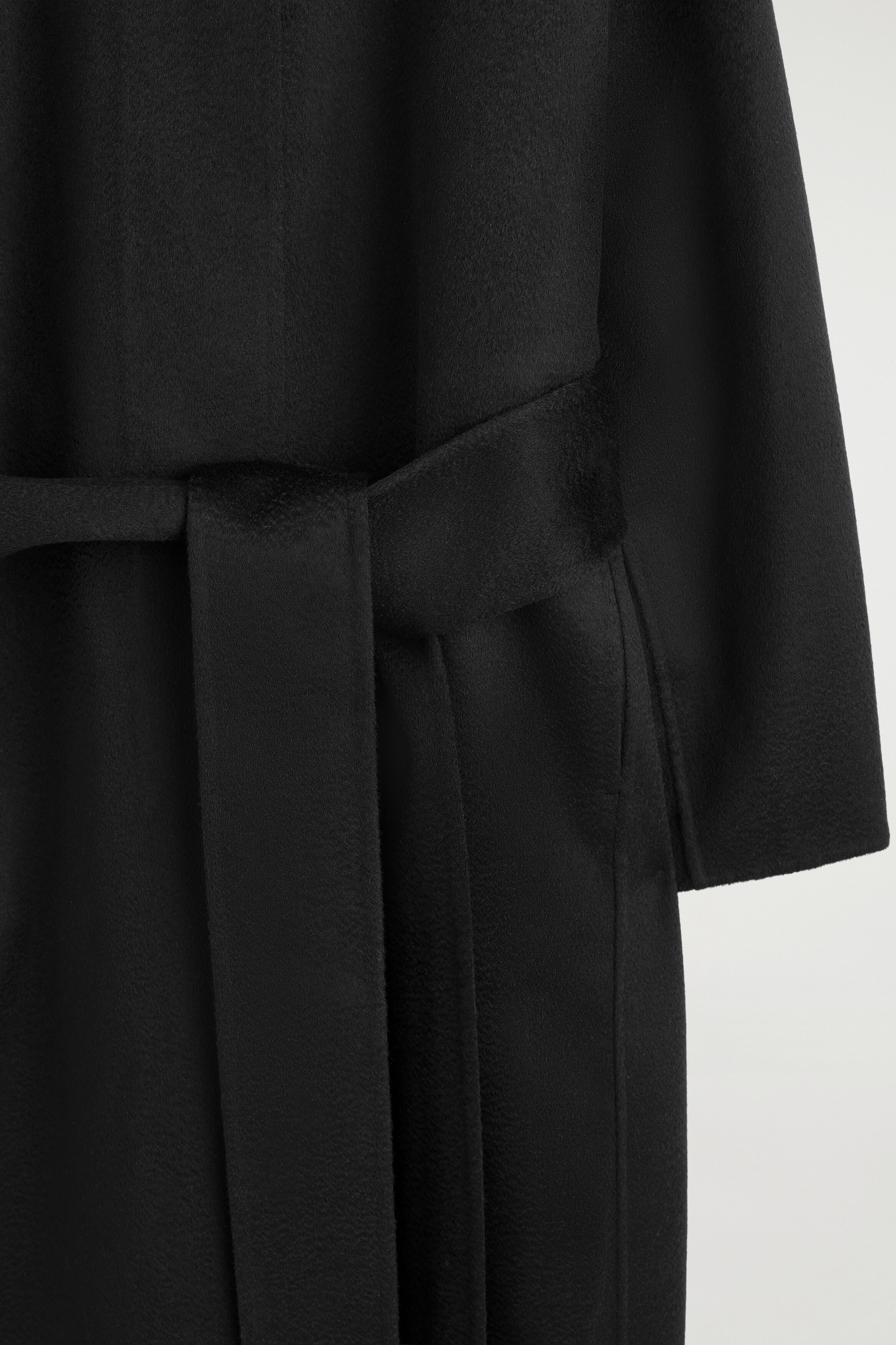 BELTED DOUBLE-FACED CASHMERE COAT - BLACK | COS US