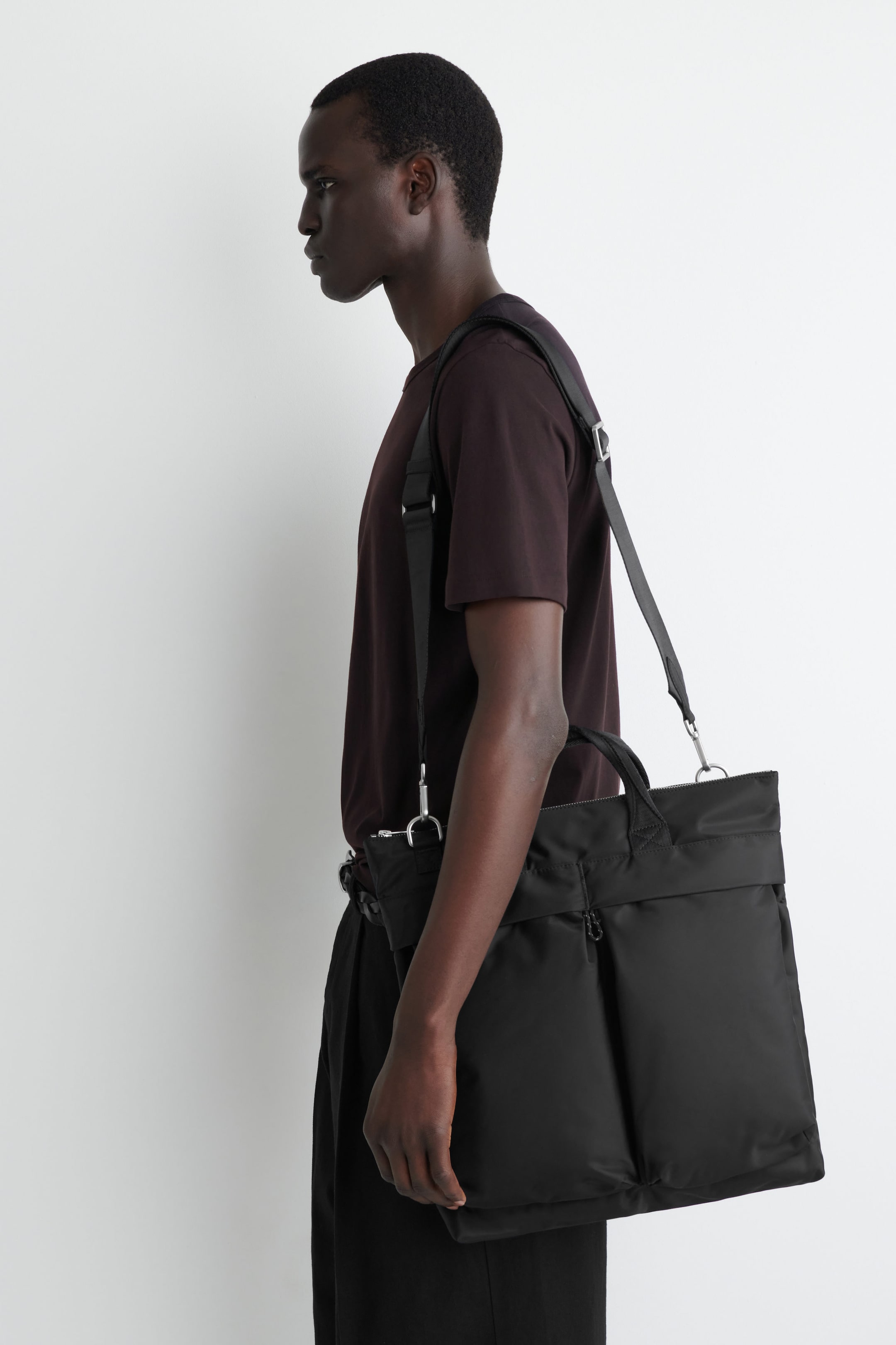 TRANSIT MESSENGER BAG - NYLON