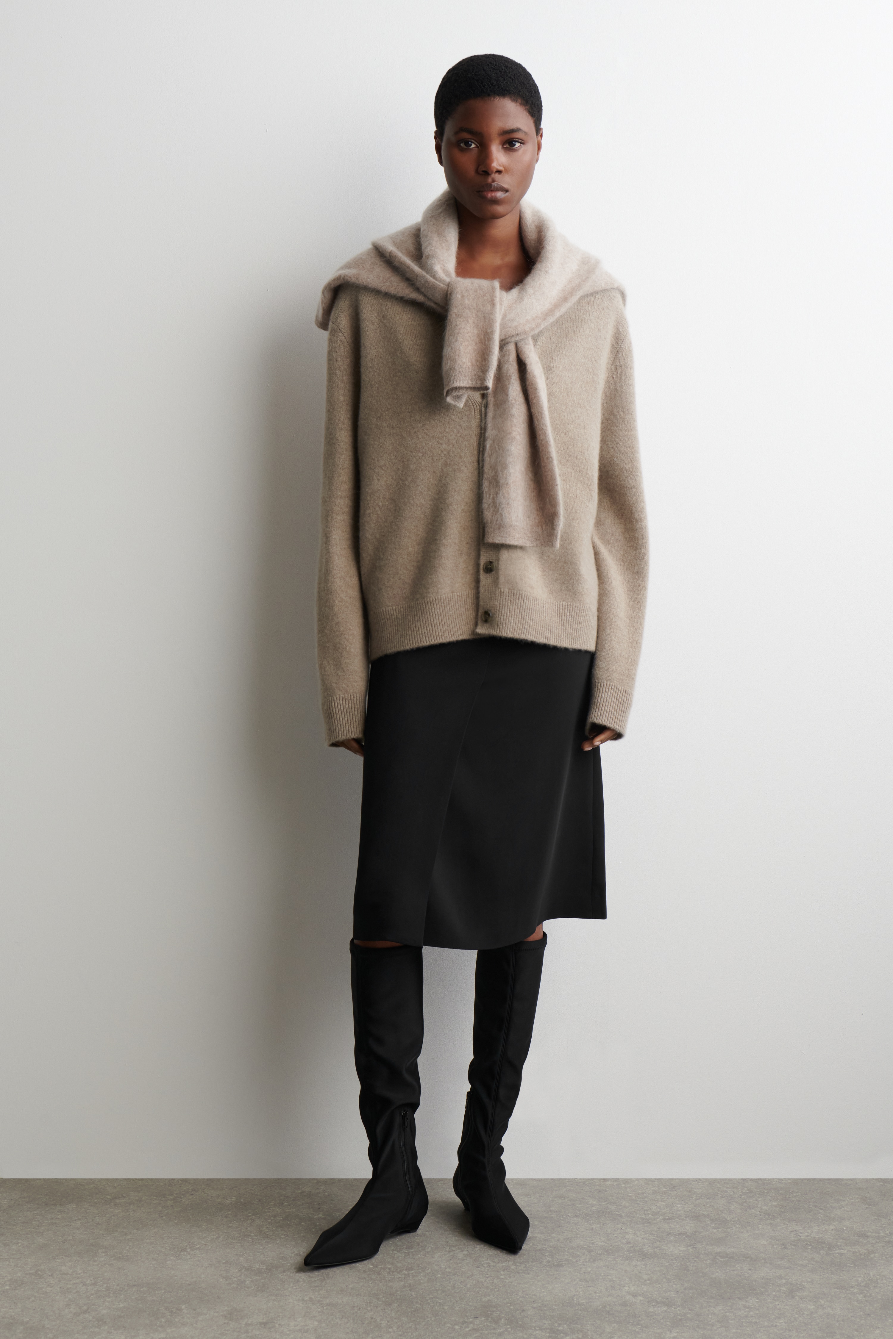 HEGYES SCUBA TÉRDZOKNI CSIZMA - FEKETE