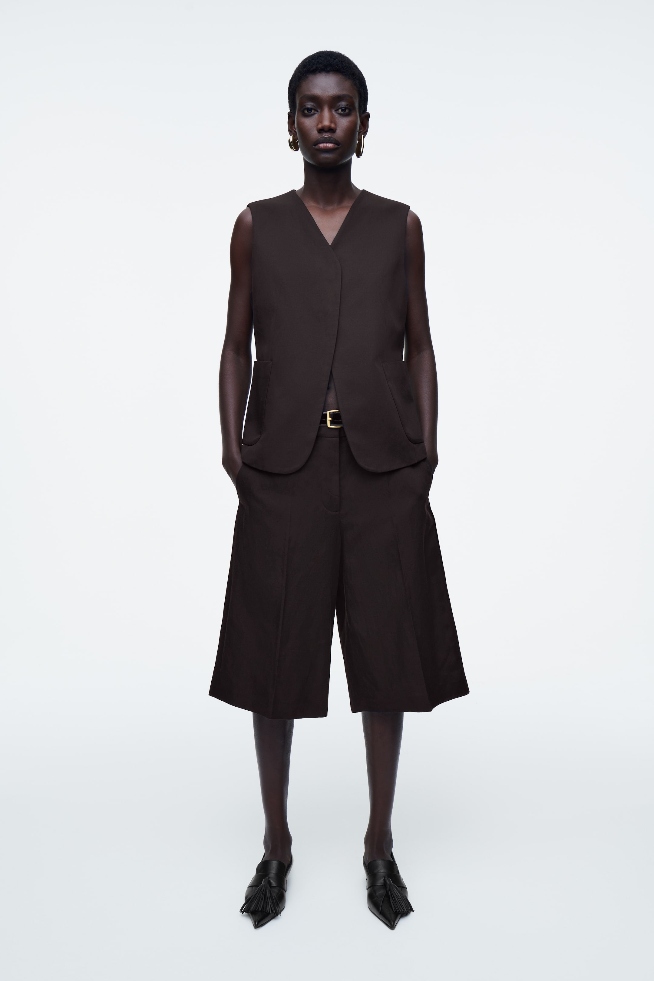 Visualizza immagine più grande: GILET A PORTAFOGLIO IN MISTO LINO - MARRONE SCURO - DONNA | H&M IT 2