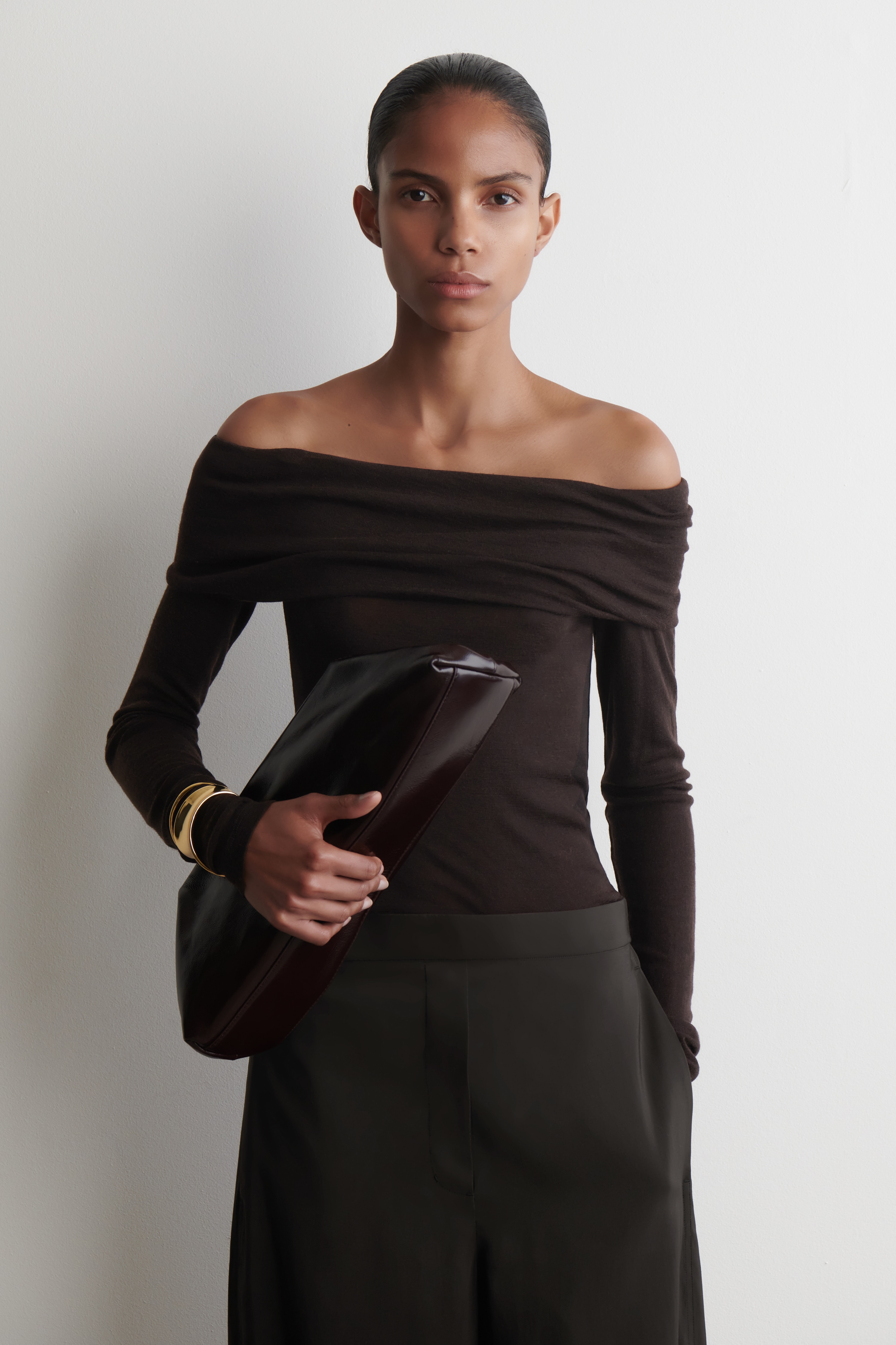 OFF-THE-SHOULDER MERINO WOOL TOP - DARK BROWN/OFF-WHITE/BEIGE