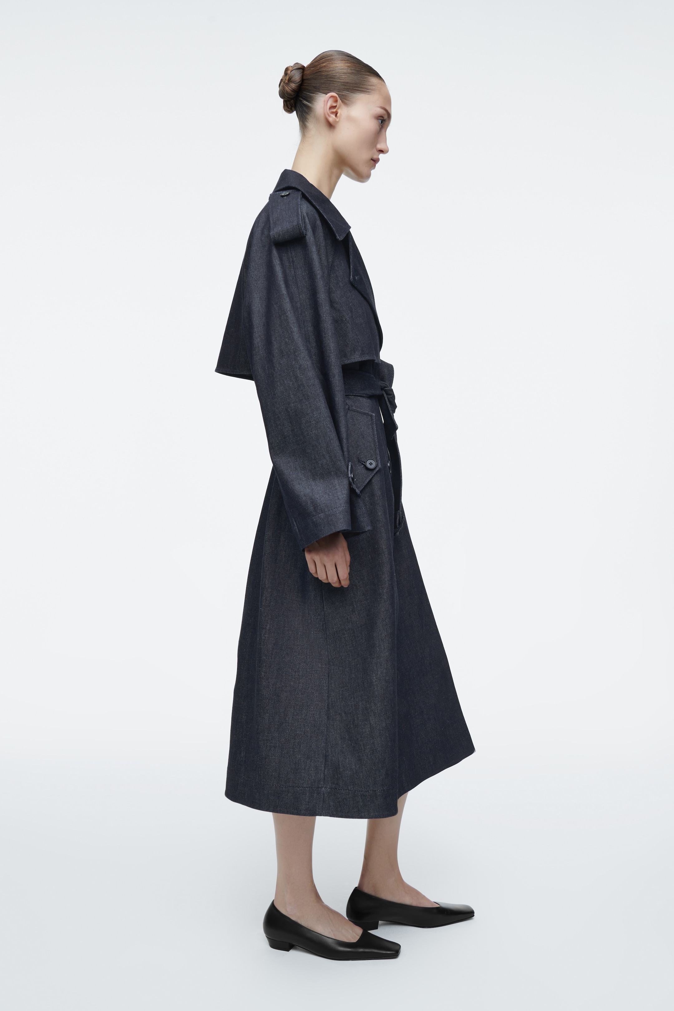 View larger image: OVERSIZED DENIM TRENCH COAT - INDIGO - Ladies | H&M GB 4