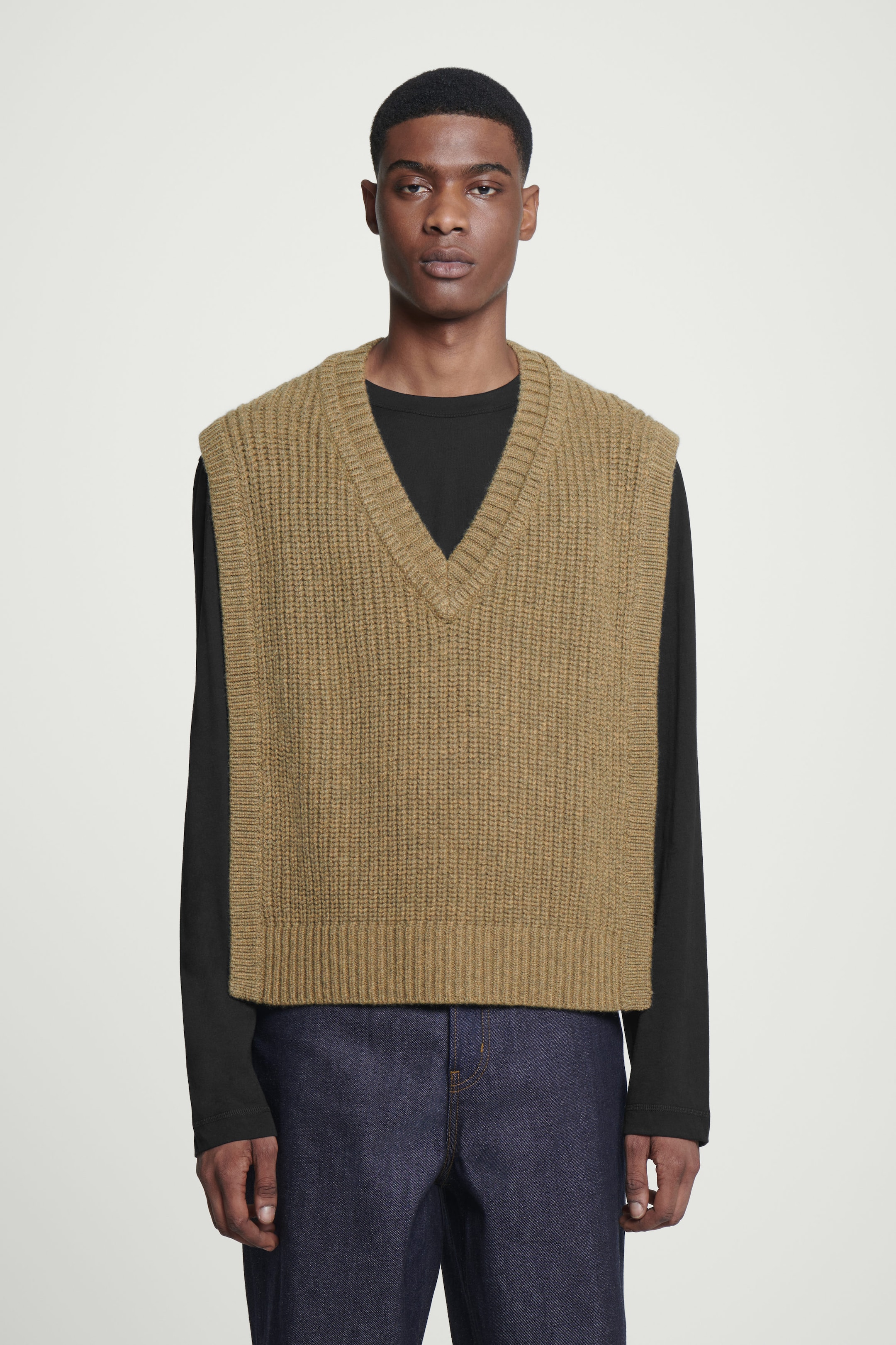 WOOL-CASHMERE V-NECK HYBRID VEST