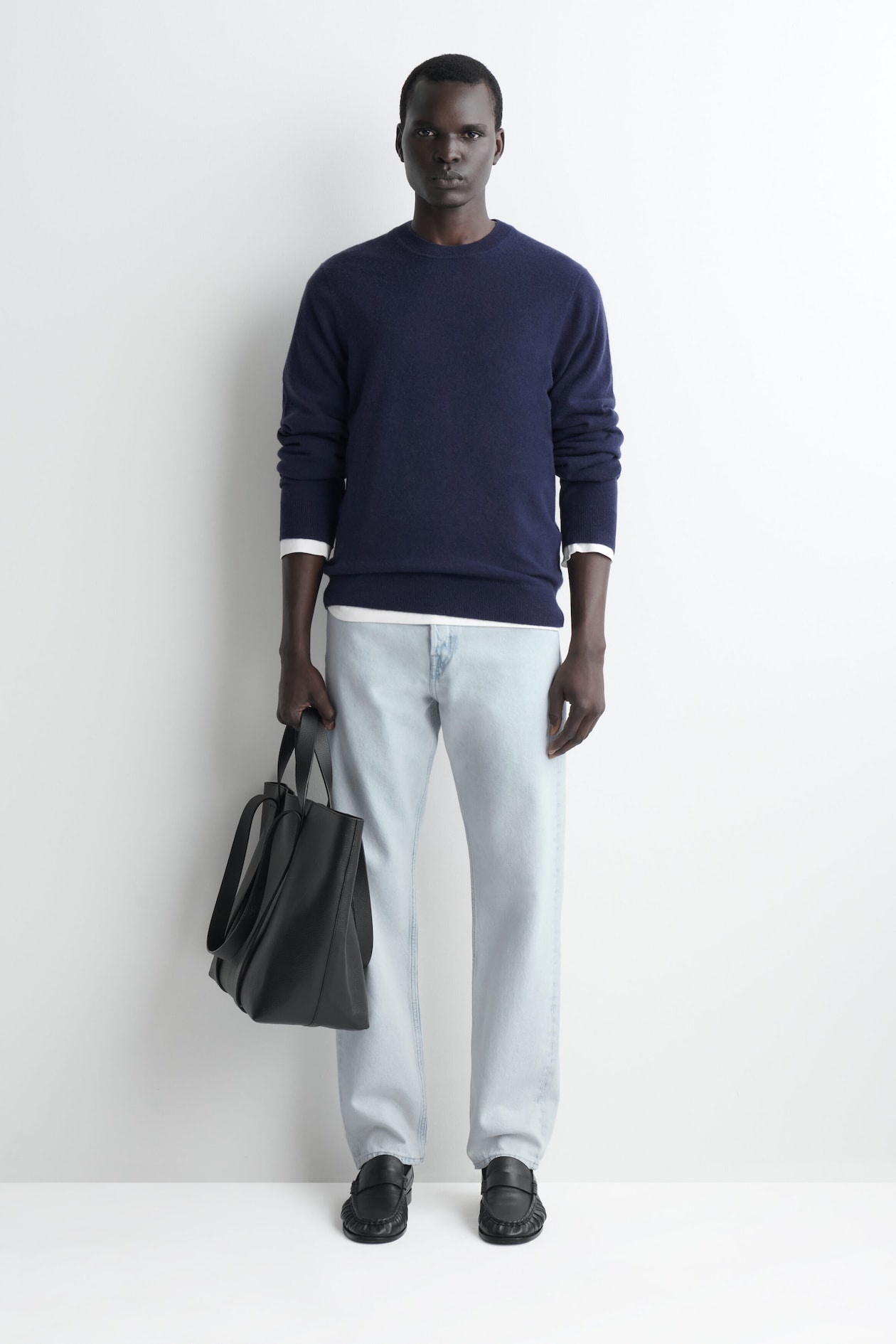 PURE CASHMERE CREW-NECK SWEATER — MIDNIGHT BLUE