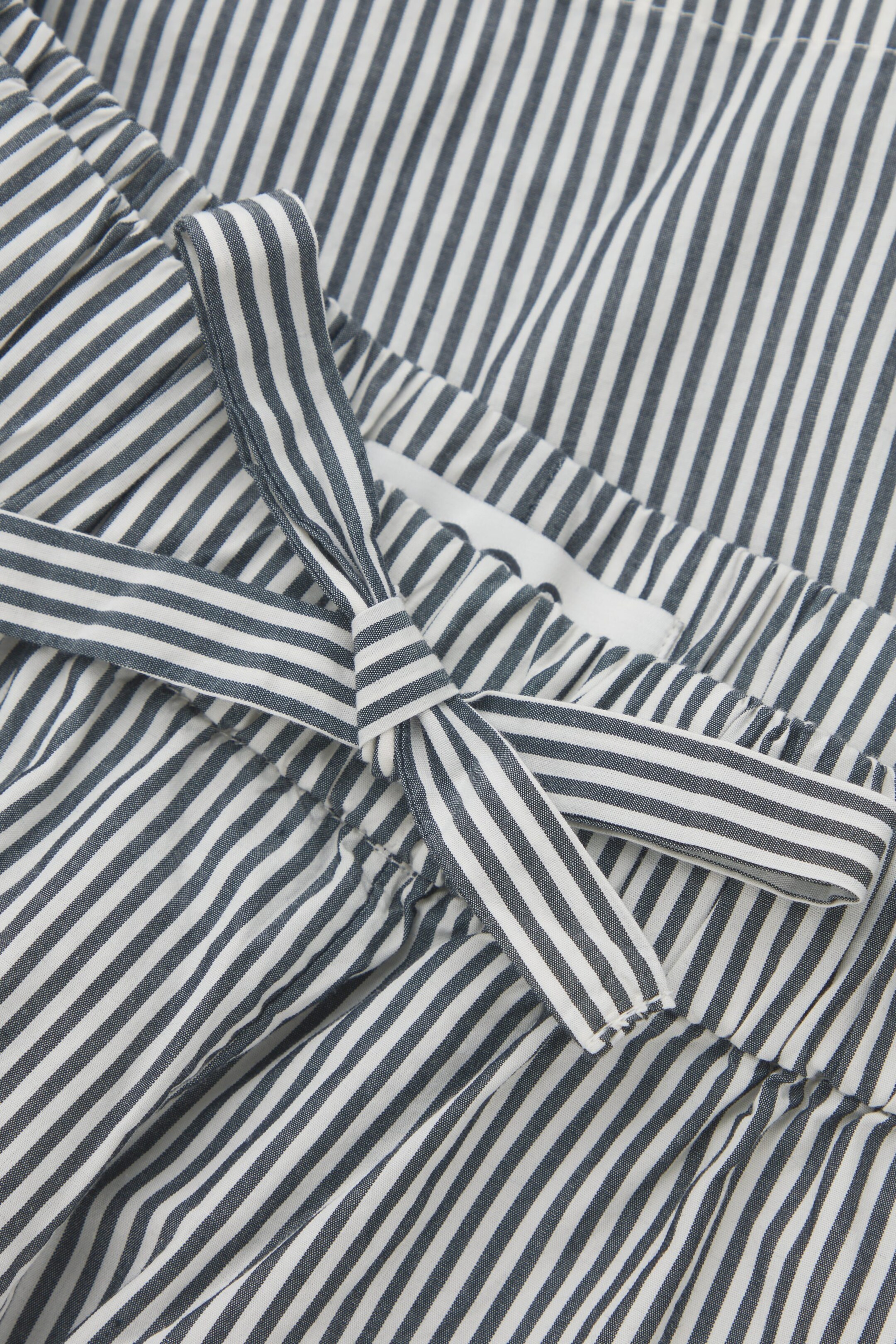 StillMedia/DescriptiveDetail