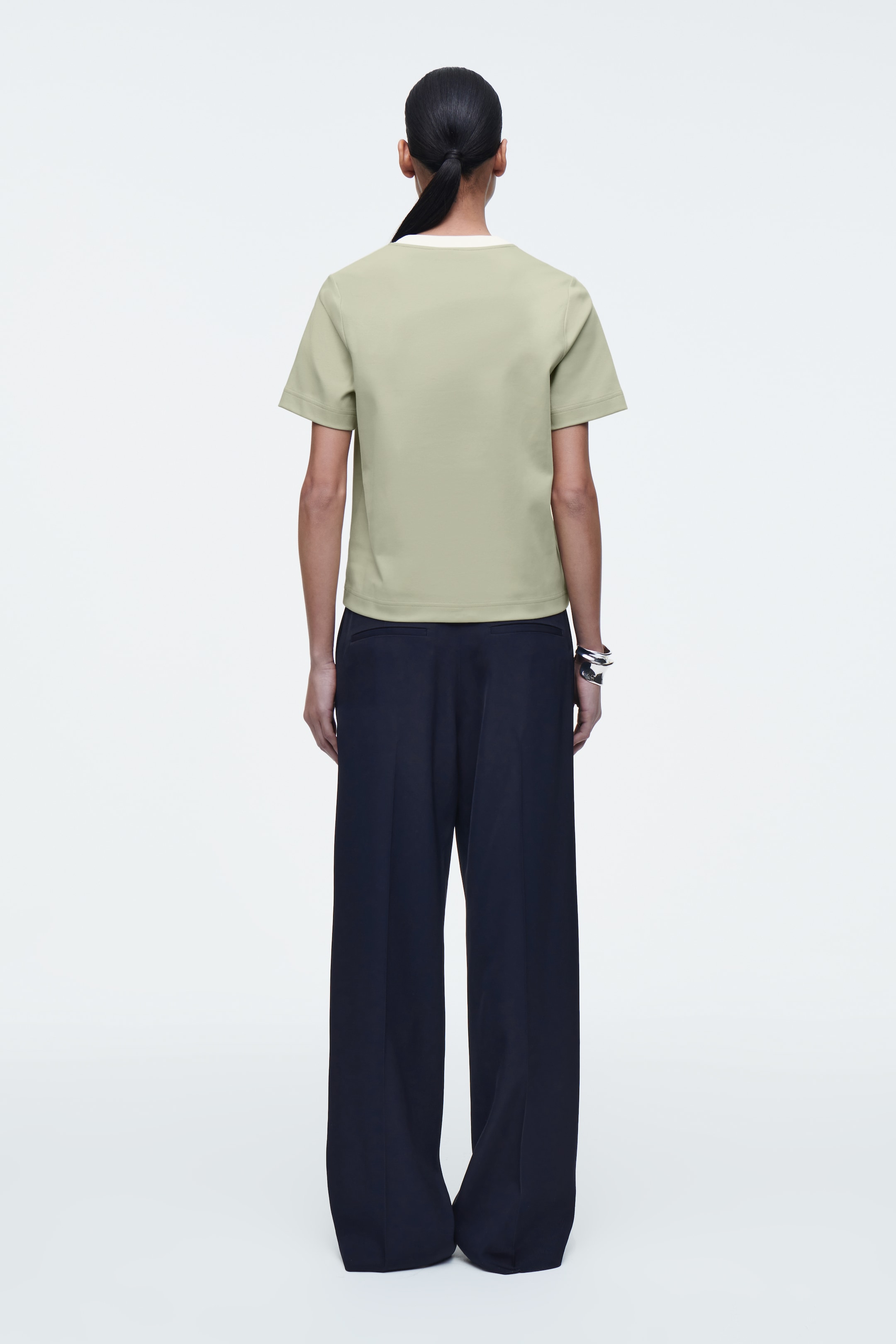 Visualizza immagine più grande: T-SHIRT LINEARE DAL TAGLIO REGOLARE - VERDE / ÉCRU - DONNA | H&M IT 3