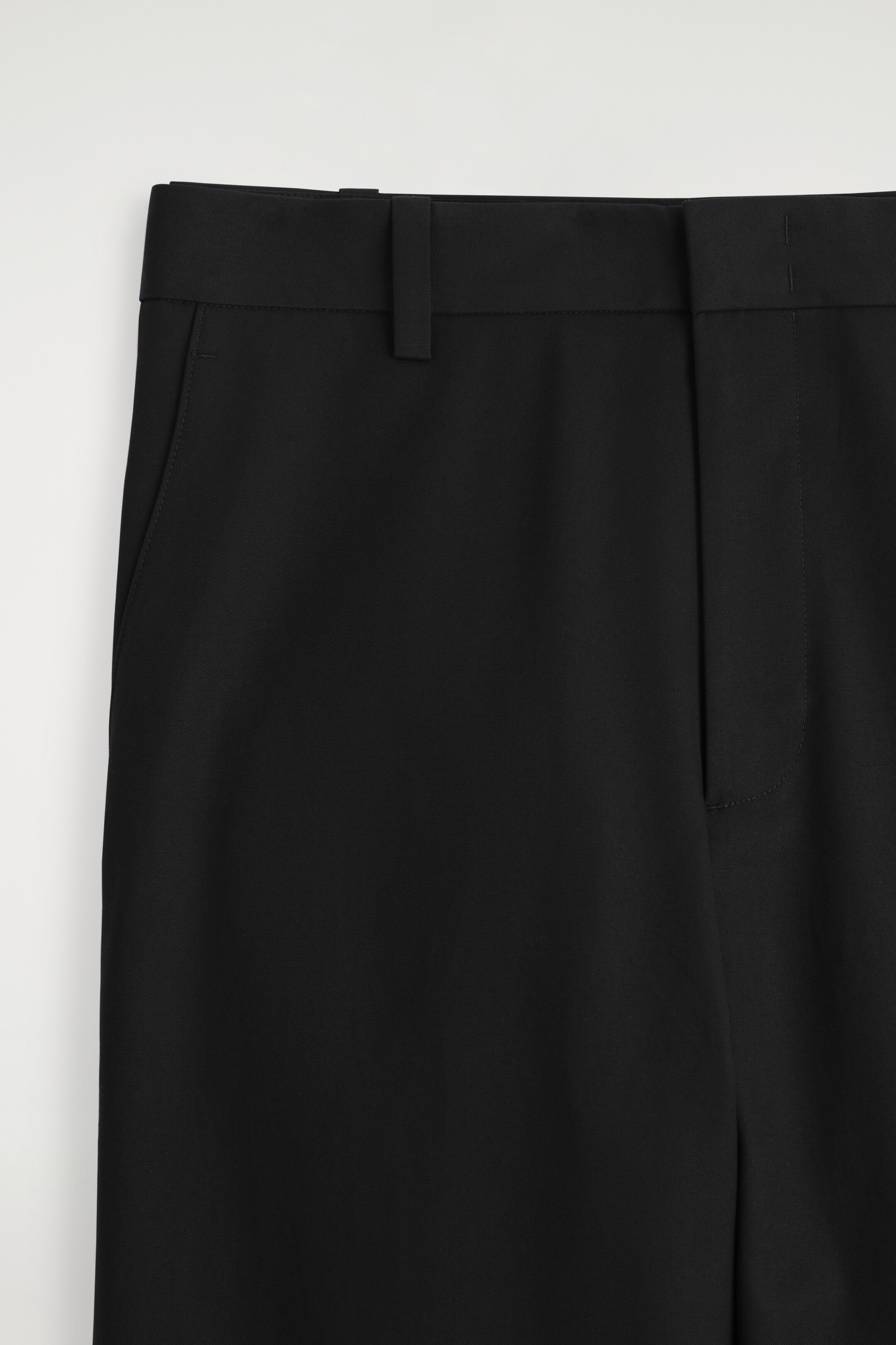 Grösseres Bild ansehen: CHINOHOSE AUS BAUMWOLLE MIT WEITEM BEIN - SCHWARZ - HERREN | H&M CH 8