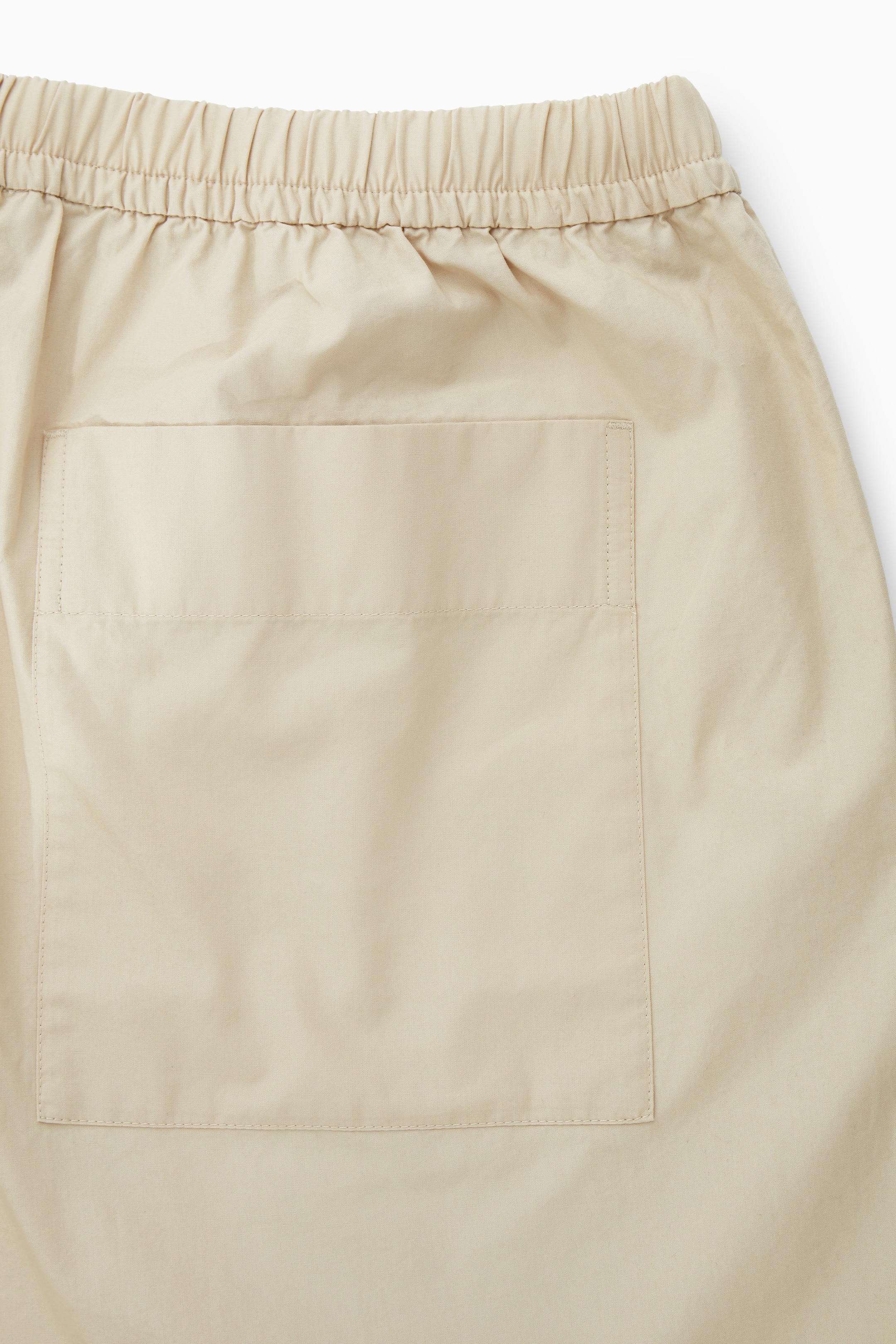 Grösseres Bild ansehen: SHORTS AUS POPELINE MIT ELASTISCHEM BUND - BEIGE - HERREN | H&M CH 2
