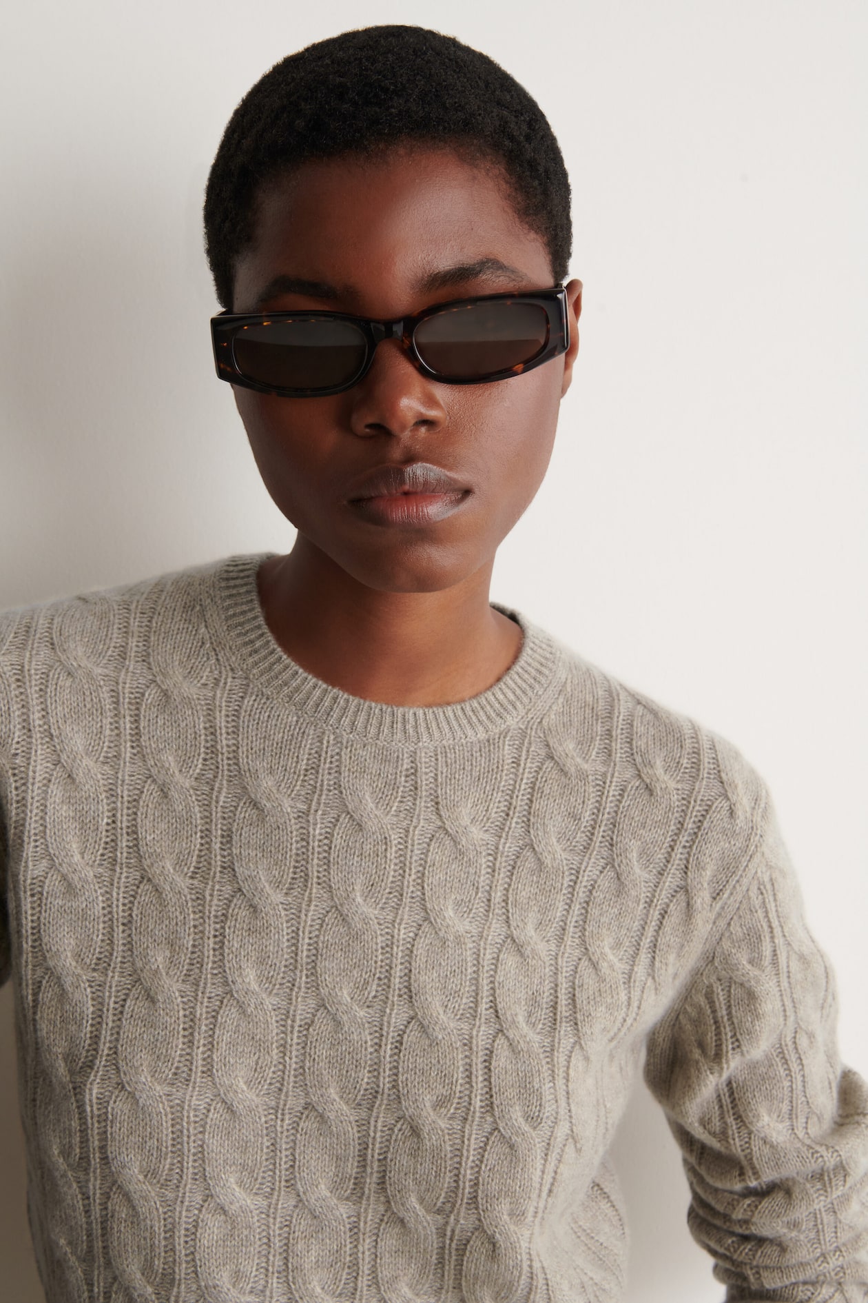 CABLE-KNIT PURE CASHMERE SWEATER — BEIGE