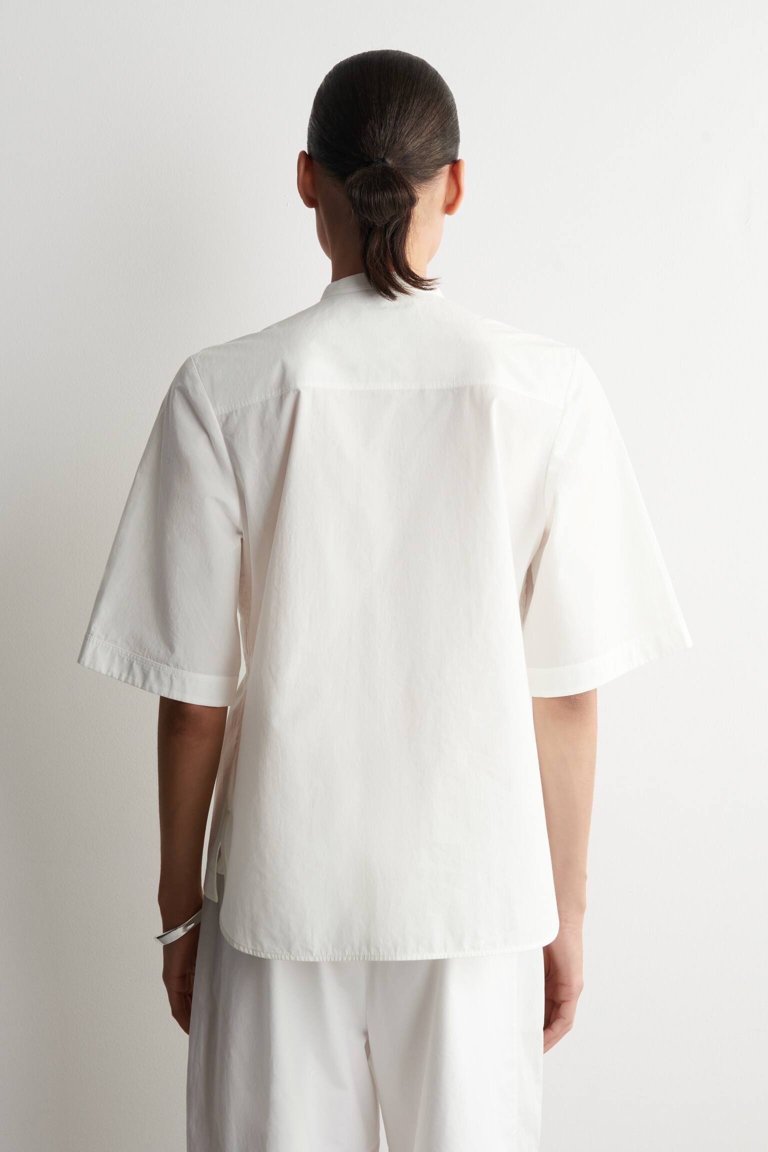 NABÍRANÁ BAVLNĚNÁ HALENKA - BÍLÁ/SVĚTLE ŠEDÁ - 7