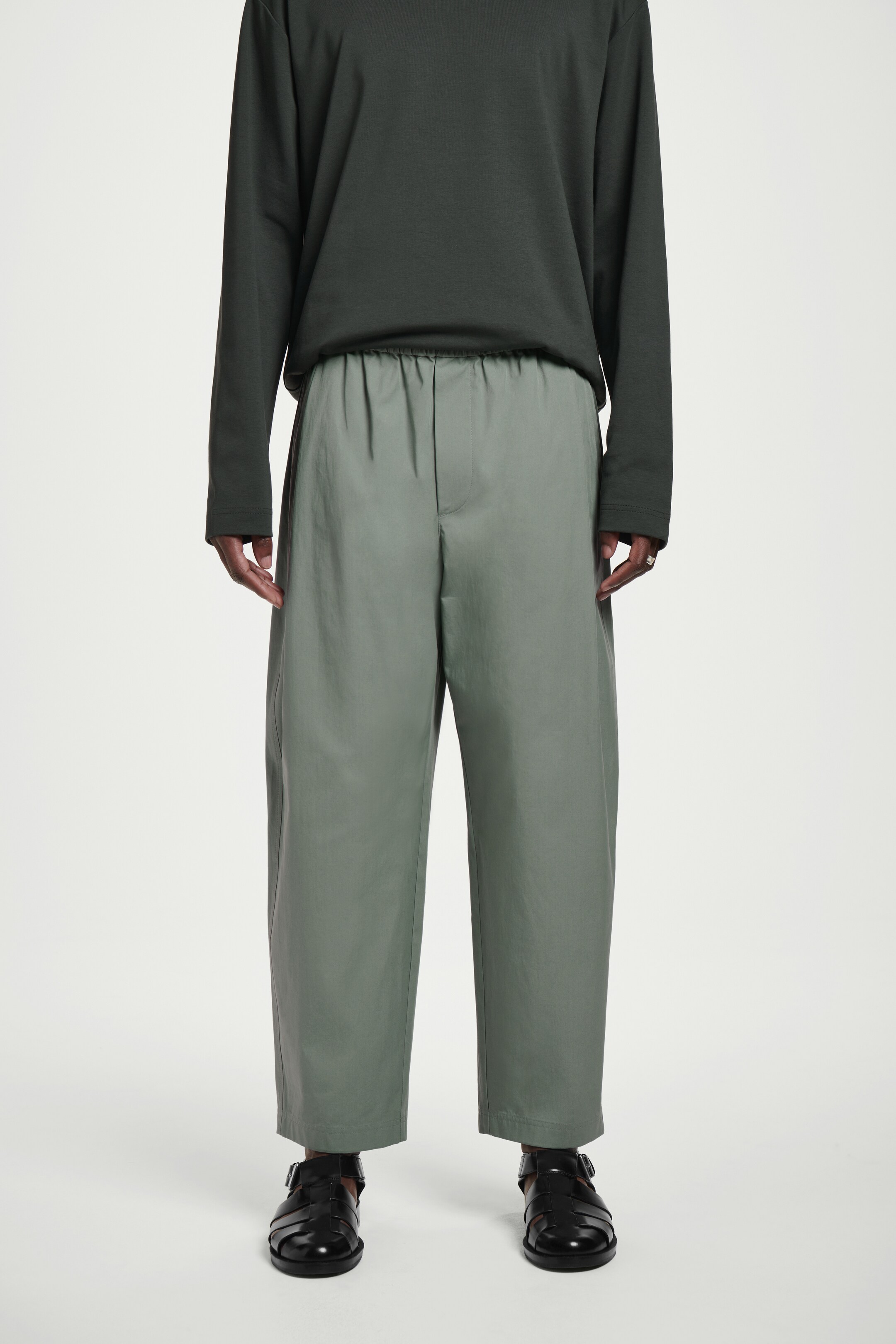 Ver imagen más grande: PANTALÓN ANCHO CROP CON CINTURA ELÁSTICA - VERDE - HOMBRE | H&M ES 3