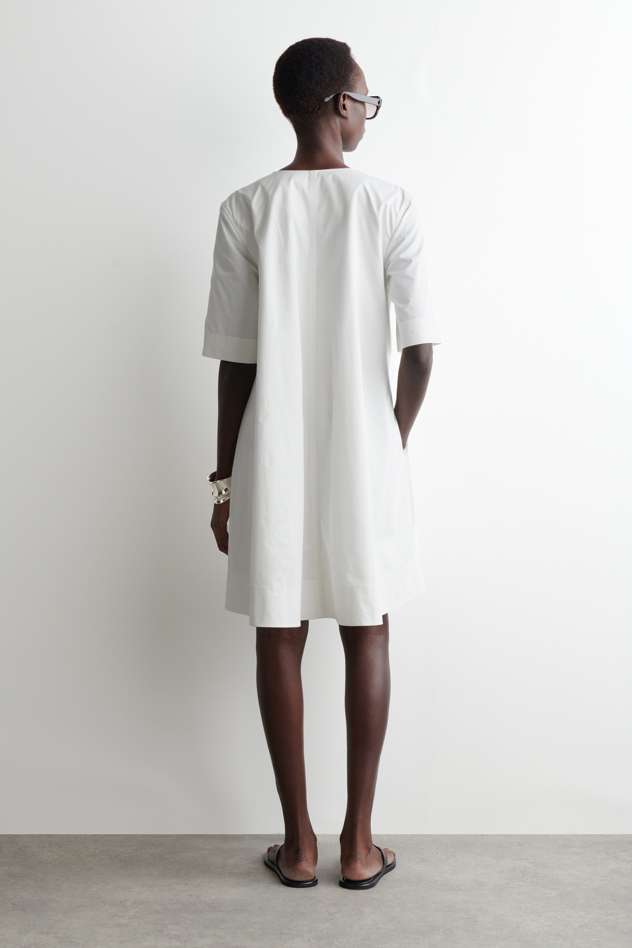 Visualizza immagine più grande: ABITO MINI IN COTONE CON PIEGHE E CERNIERA - BIANCO - DONNA | H&M IT 4