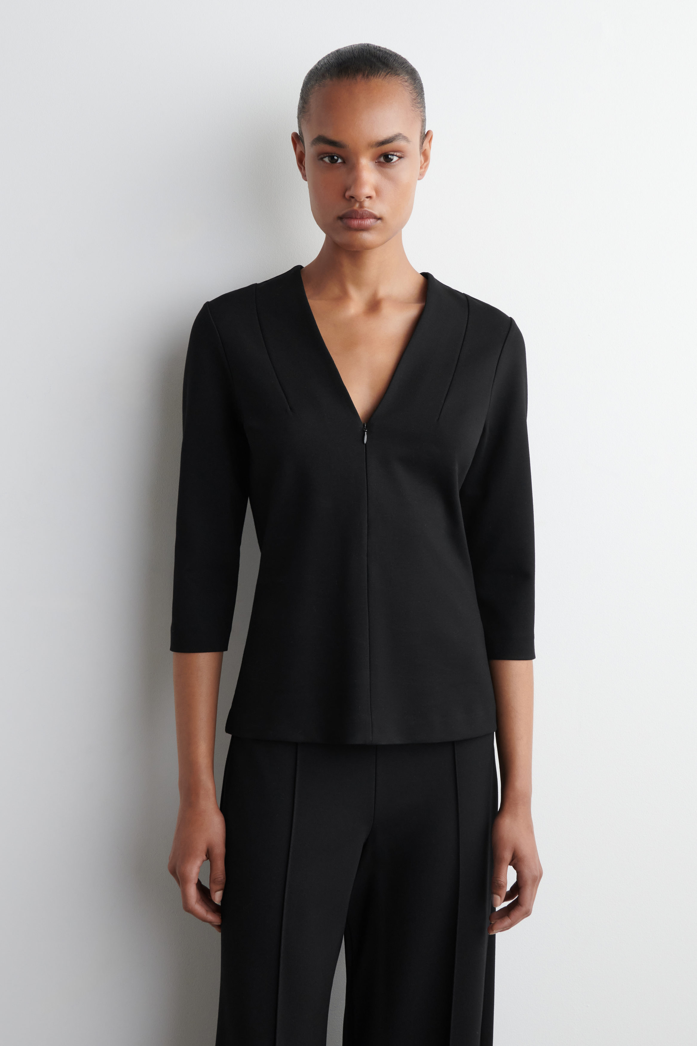 売れ筋商品|||ジェイエムコレクション カットソー トップス レディース Petite V-Neck Top, Exclusively at Macy's Deep Black Women's Black Pleat Front V-Neck Top | ME+EM