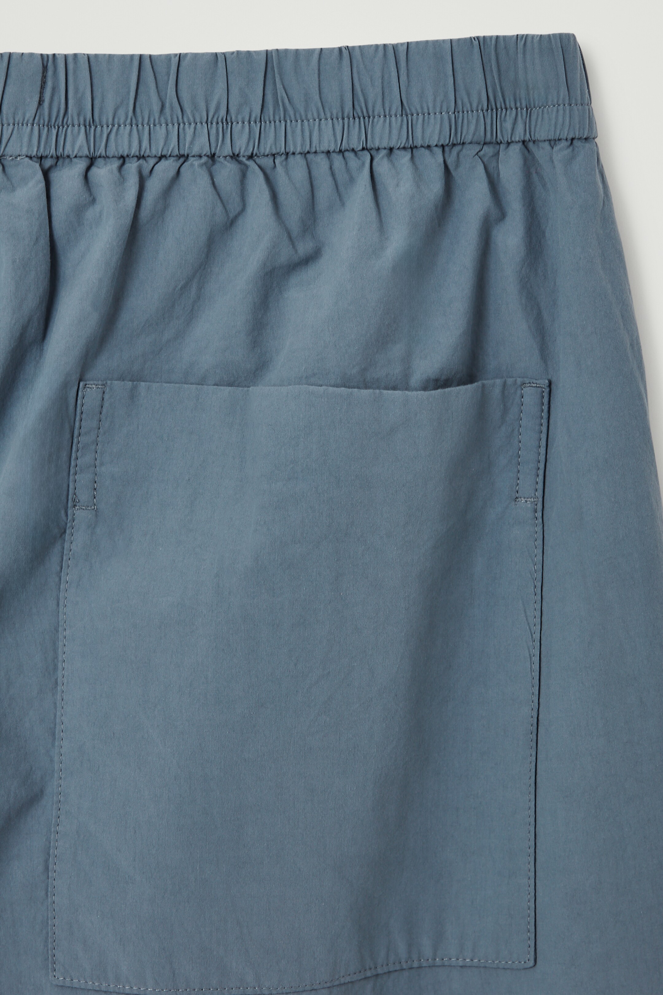 Grösseres Bild ansehen: SCHMAL ZULAUFENDE BAUMWOLLHOSE OHNE VERSCHLUSS - Blau - HERREN | H&M CH 2