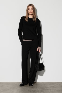 CLEAN CUT LONG-SLEEVED T-SHIRT — BLACK 3