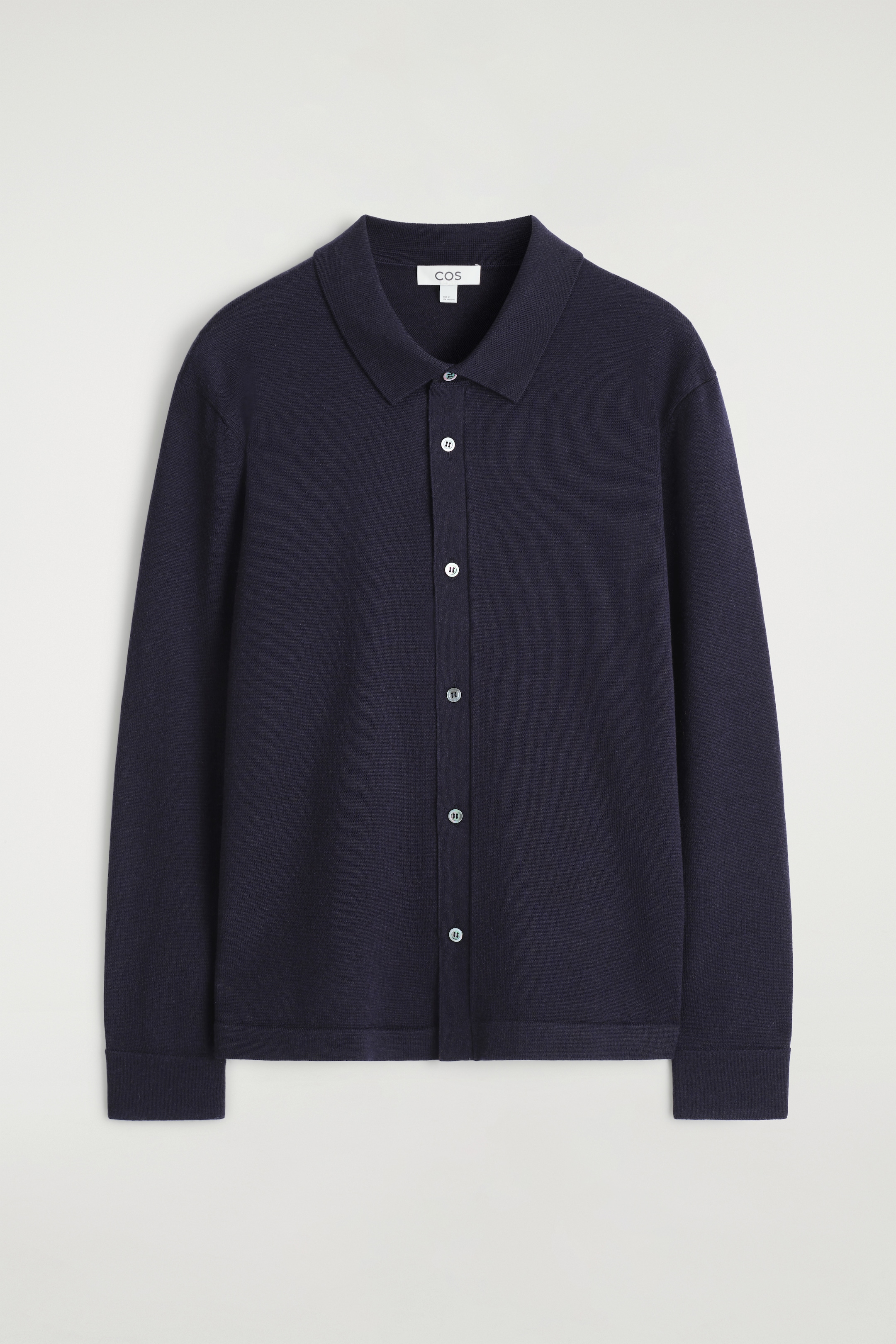 Ver imagen más grande: CAMISA DE PUNTO DE LANA MERINO - AZUL MARINO - HOMBRE | H&M ES 7