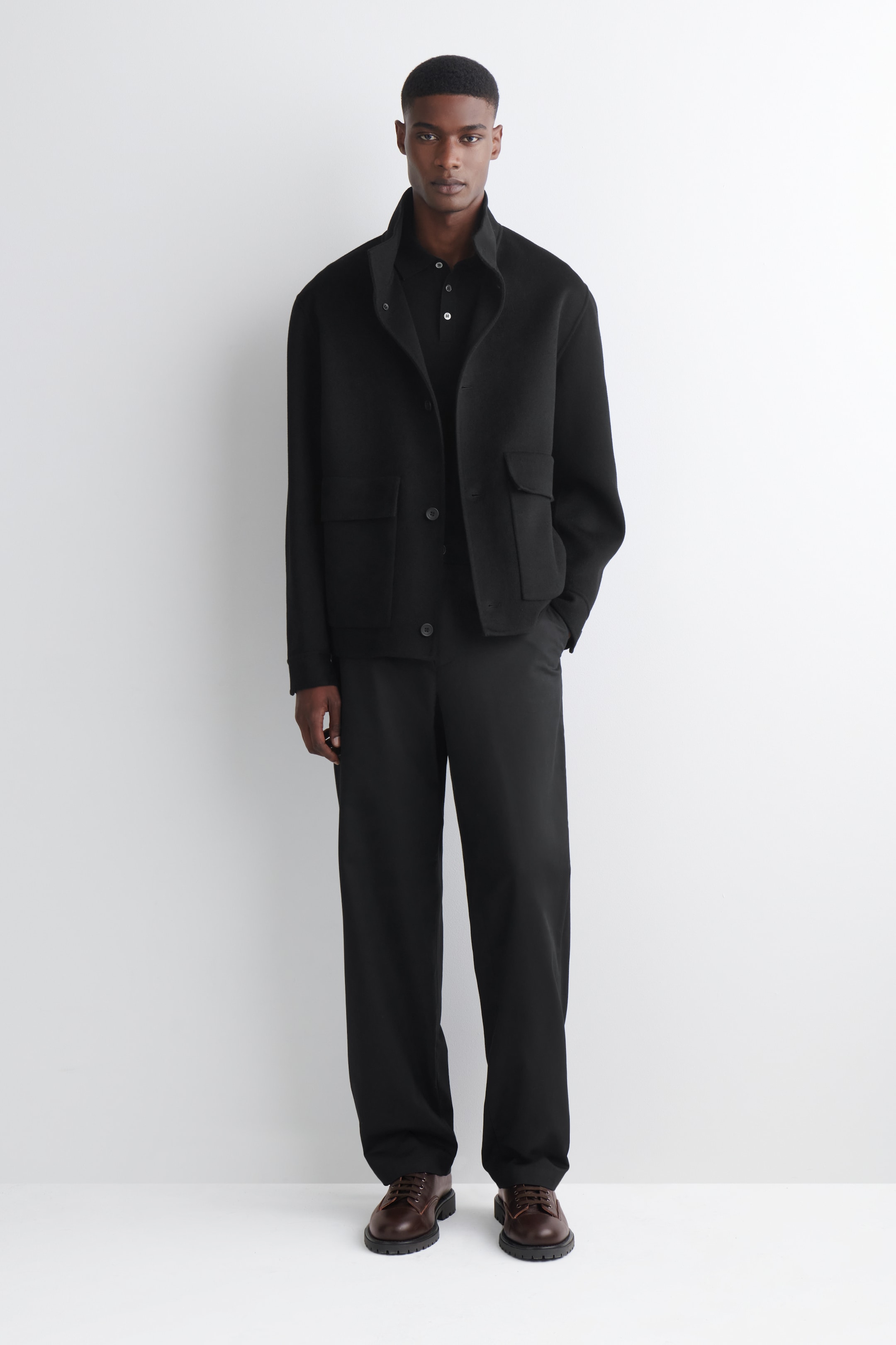 Преглед на по-голямо изображение: ПАМУЧНИ ЧИНО ПАНТАЛОНИ С ПРАВ КРАЧОЛ - ЧЕРНО - МЪЖЕ | H&M BG 1