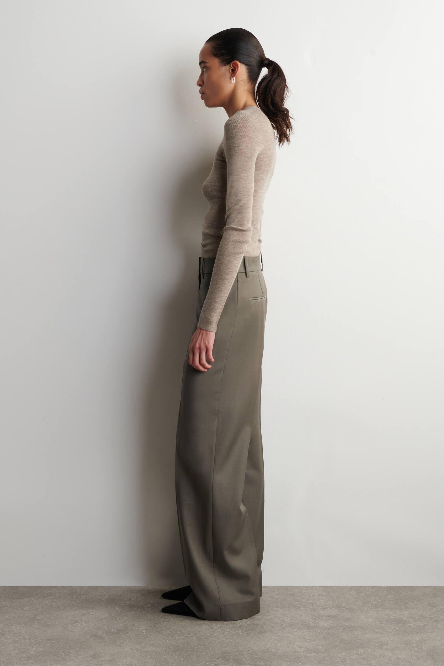 Getailleerde bootcutbroek van wol-twill - taupe - 6