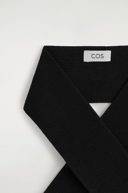 MERINO WOOL NECK SCARF — BLACK 4