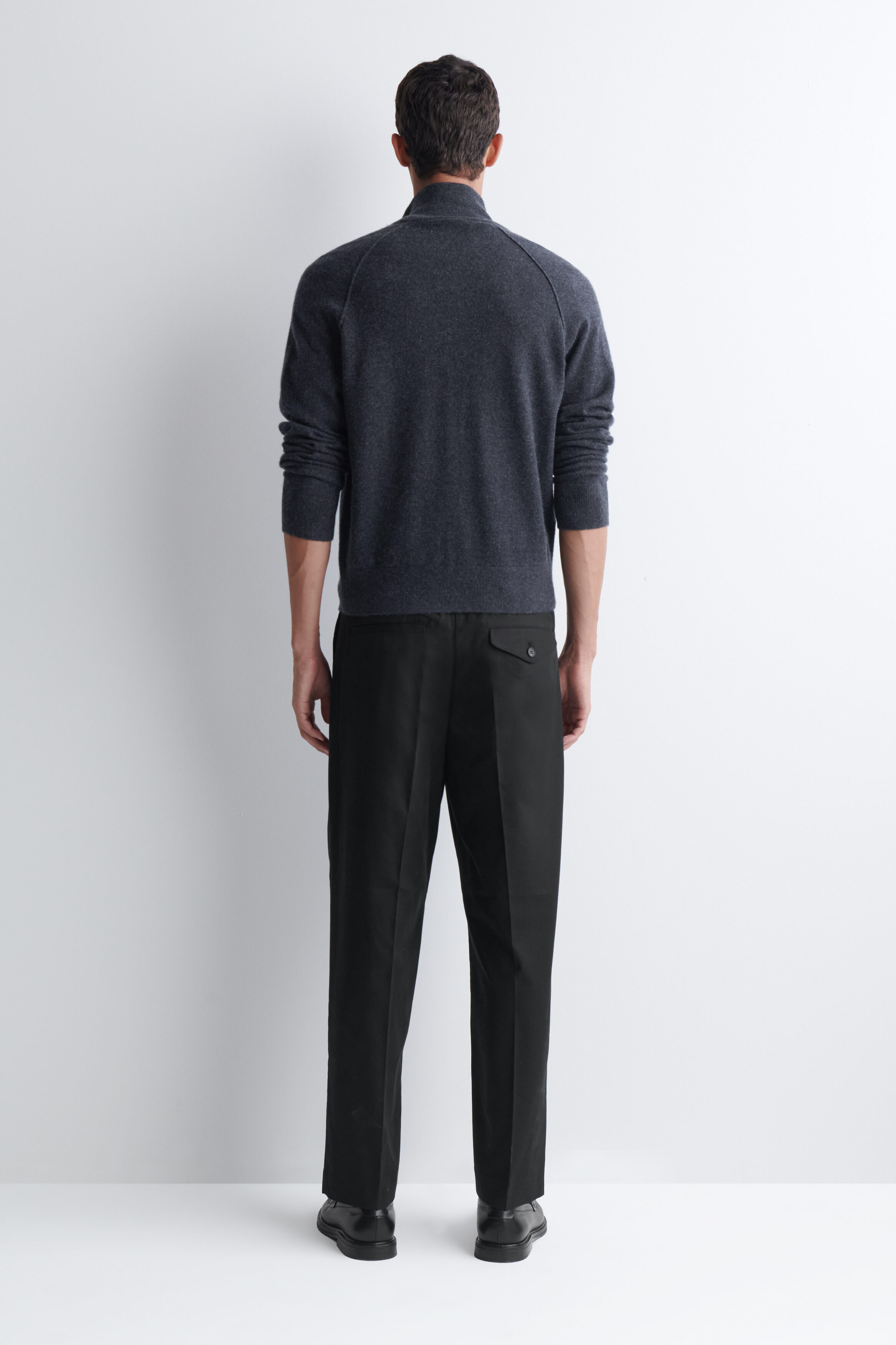 PLEATED RELAXED-FIT TAPERED PANTS - thumbnail 10