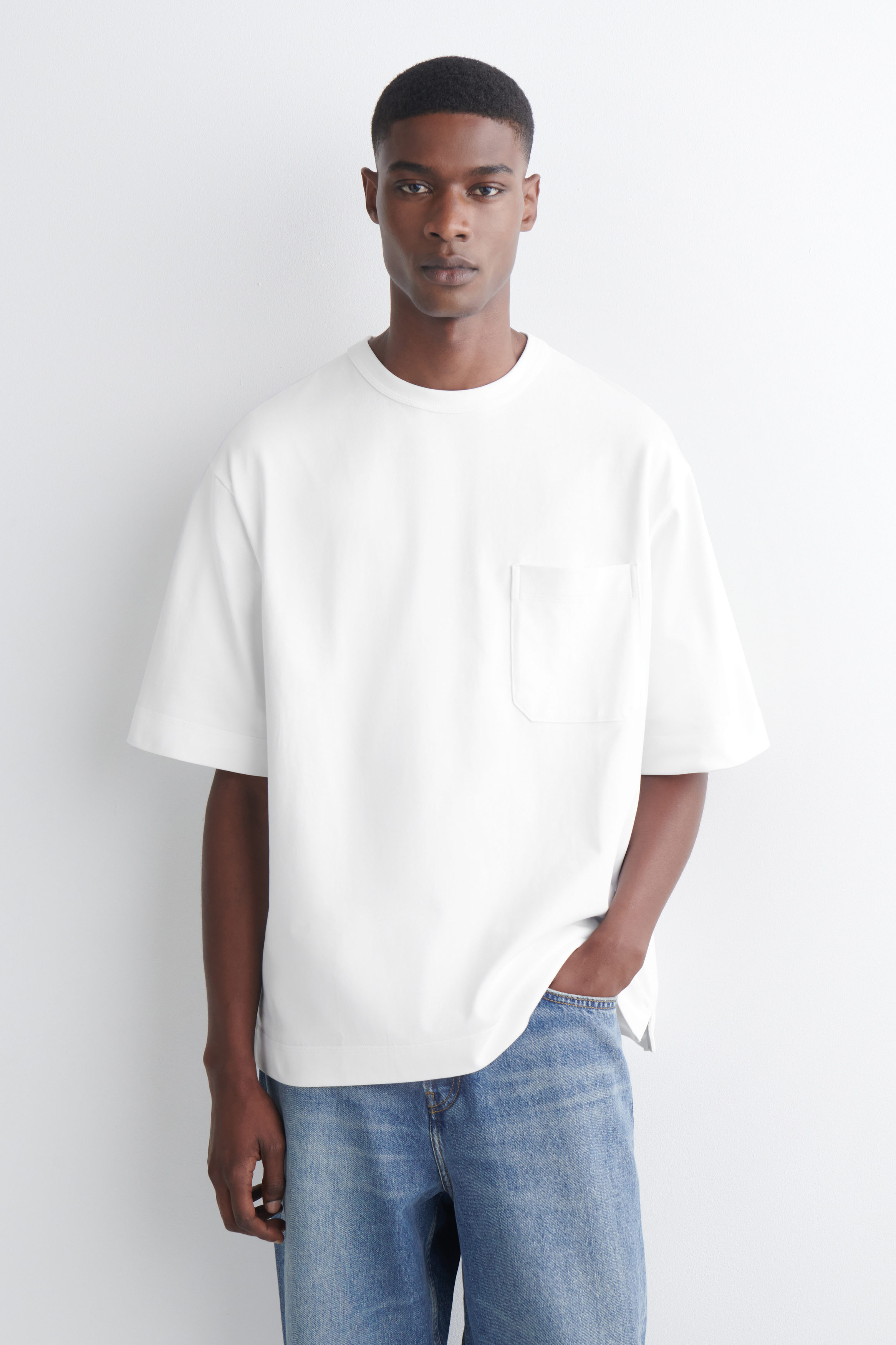 OVERSIZED HEAVYWEIGHT T-SHIRT - WHITE | COS US