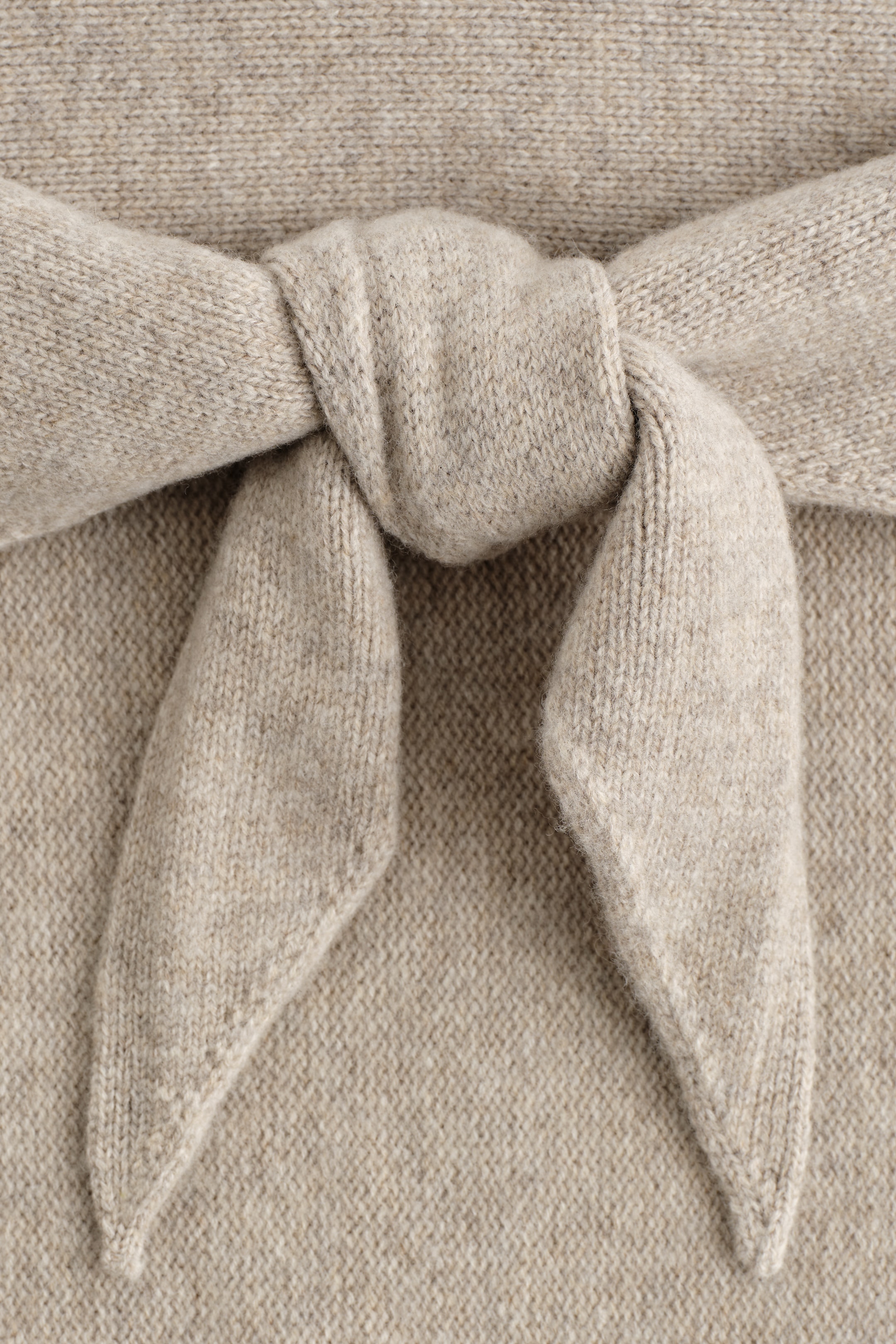 Grösseres Bild ansehen: DREIECKIGER WOLLSCHAL - BEIGE - DAMEN | H&M CH 4