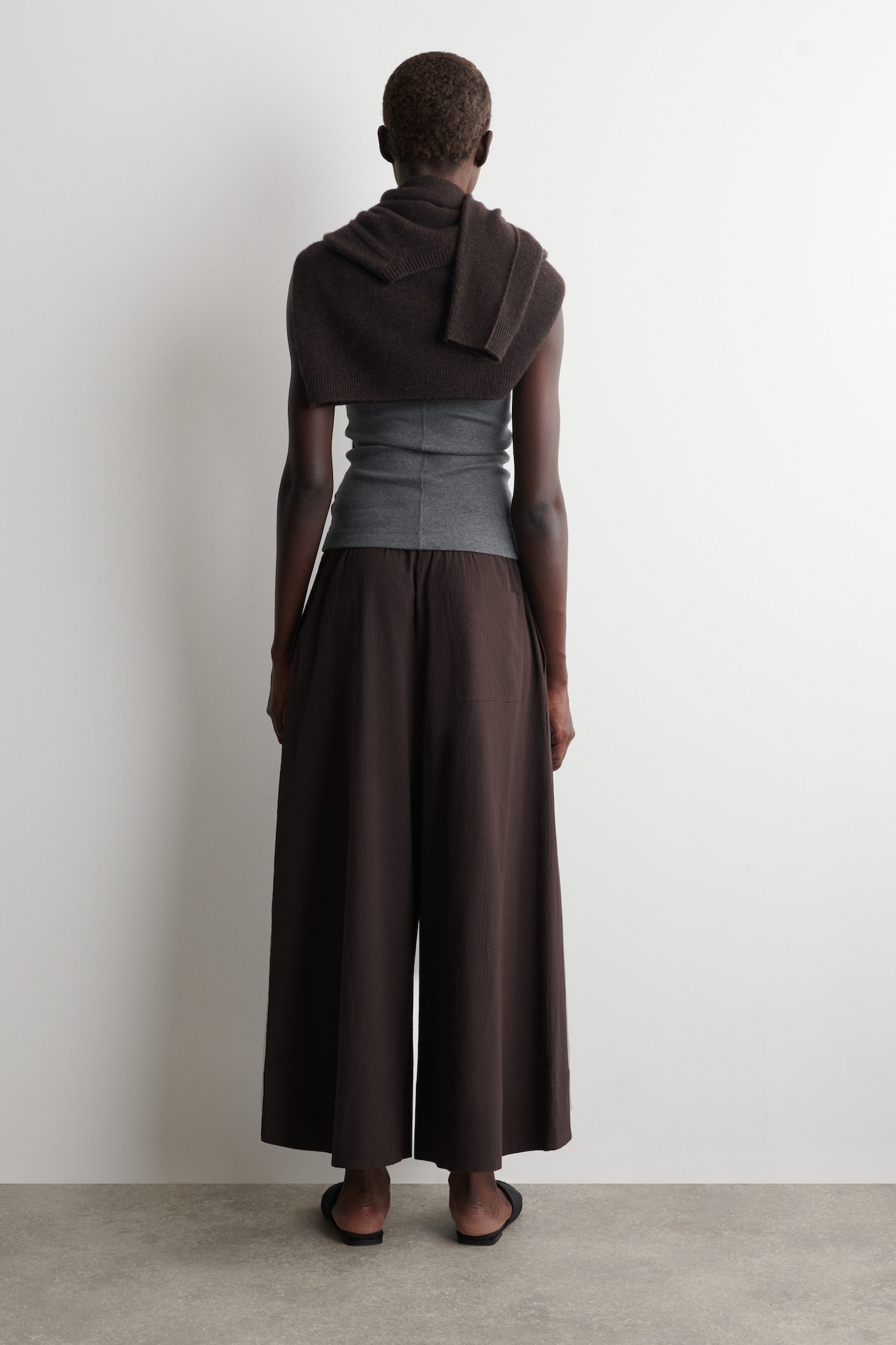 SEERSUCKER CULOTTES — BROWN
