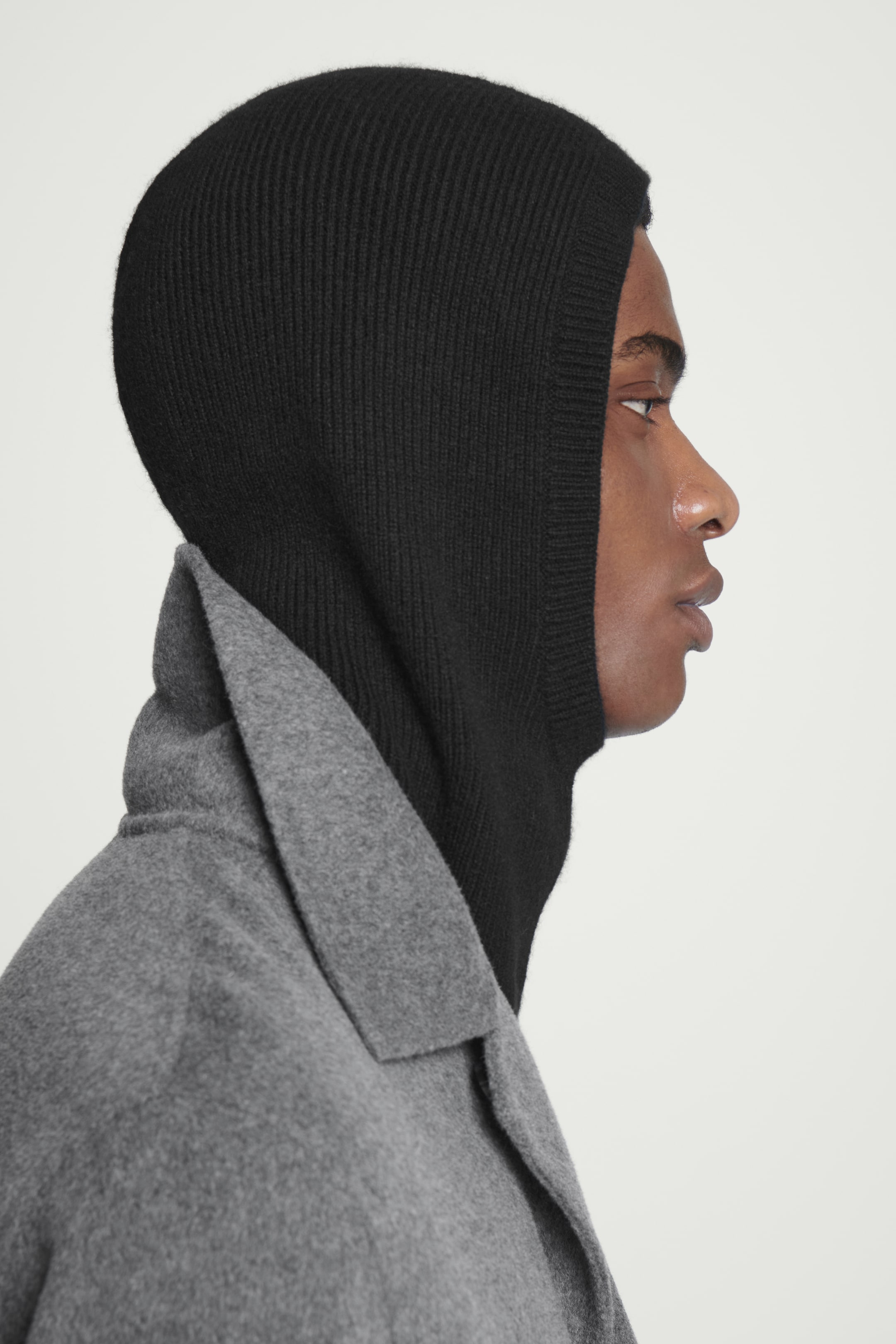 Grösseres Bild ansehen: GERIPPTER KAPUZENSCHAL AUS WOLL-KASCHMIR-MIX - SCHWARZ - DAMEN | H&M CH 2