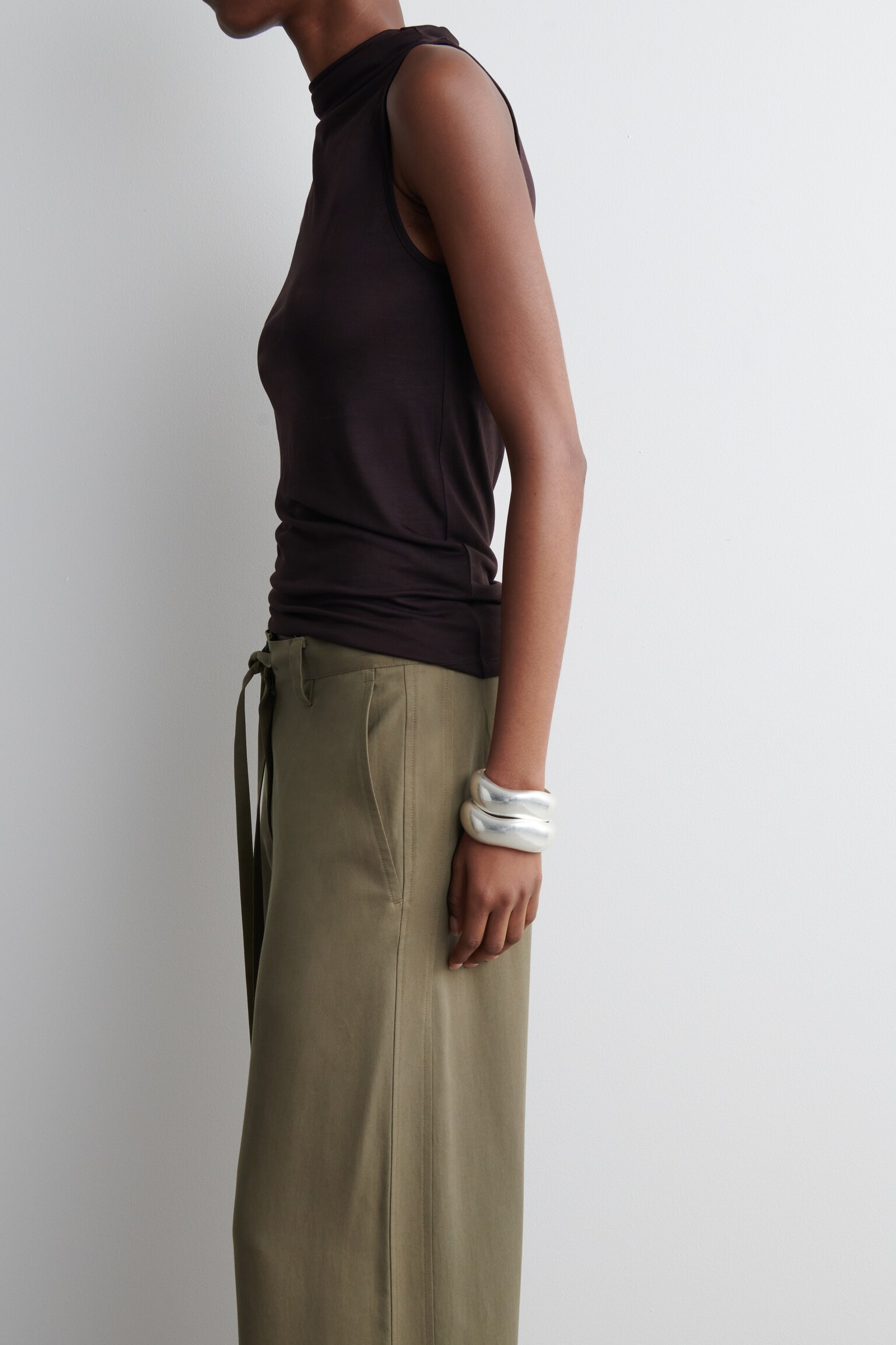 PANTALON LARGE À DÉTAIL NOUÉ - KAKI/IVOIRE - 5