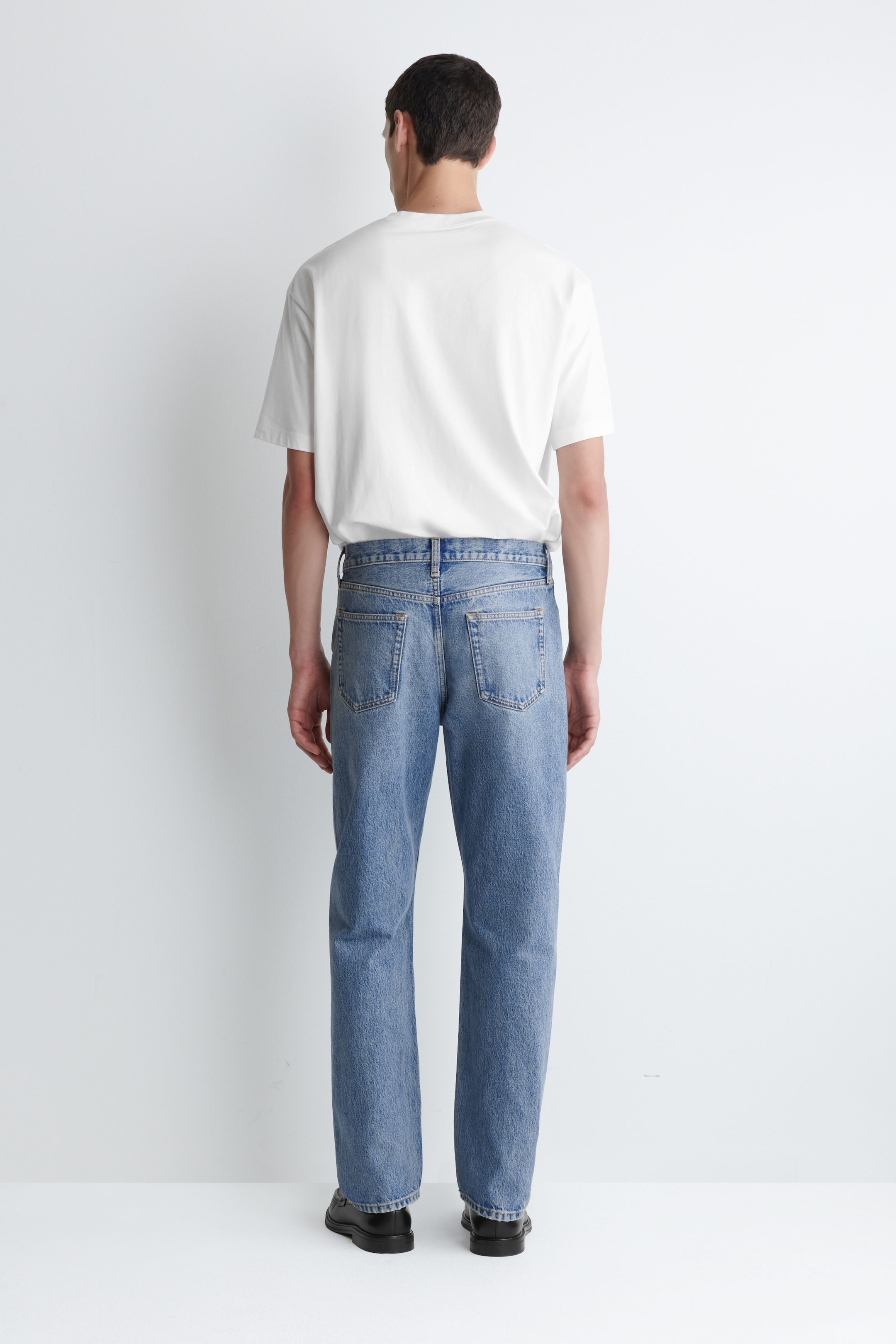 SIGNATURE STRAIGHT-LEG JEANS