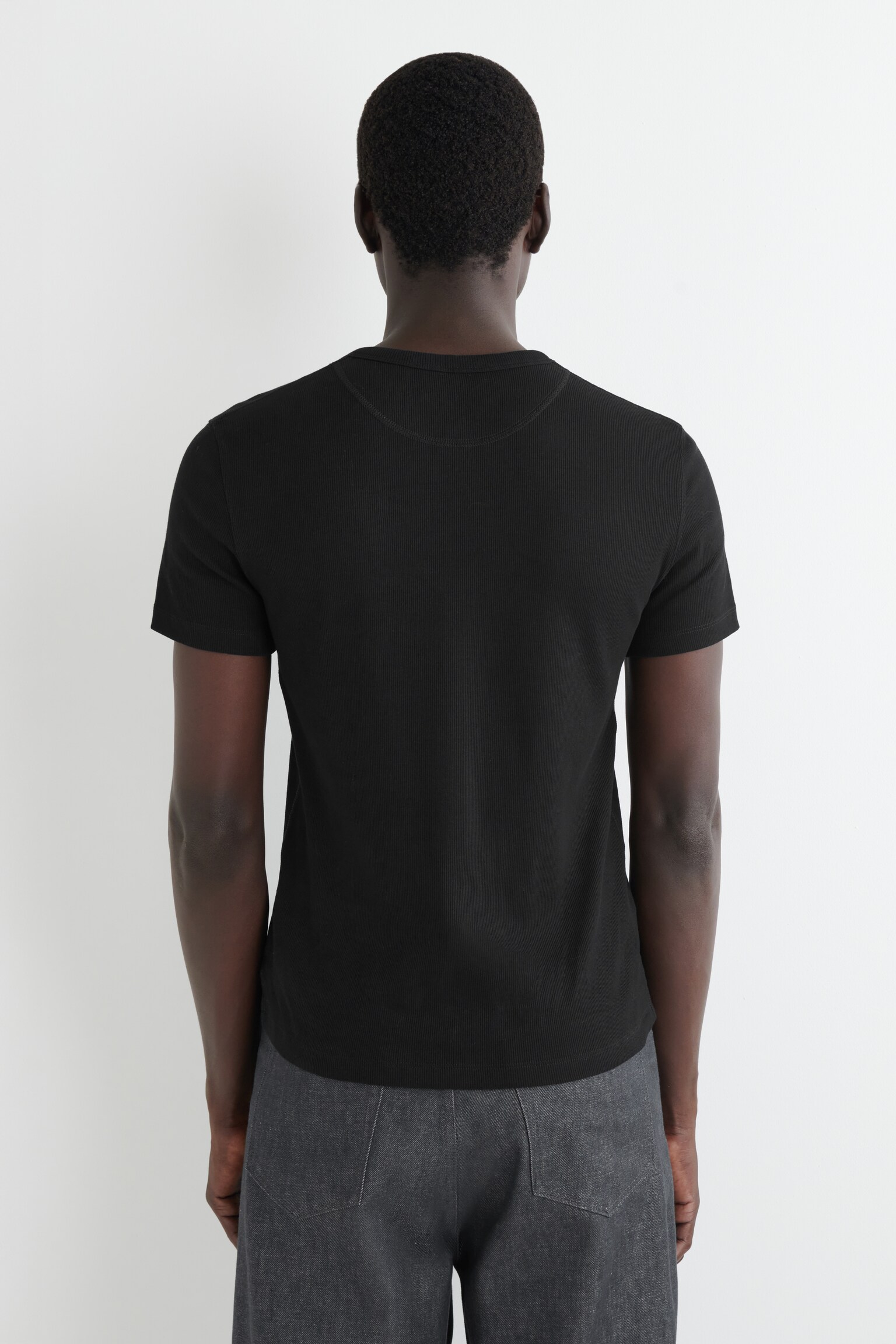 SCHMALES, GERIPPTES HENLEY-T-SHIRT - SCHWARZ/GRAU MELIERT/WEISS - 6