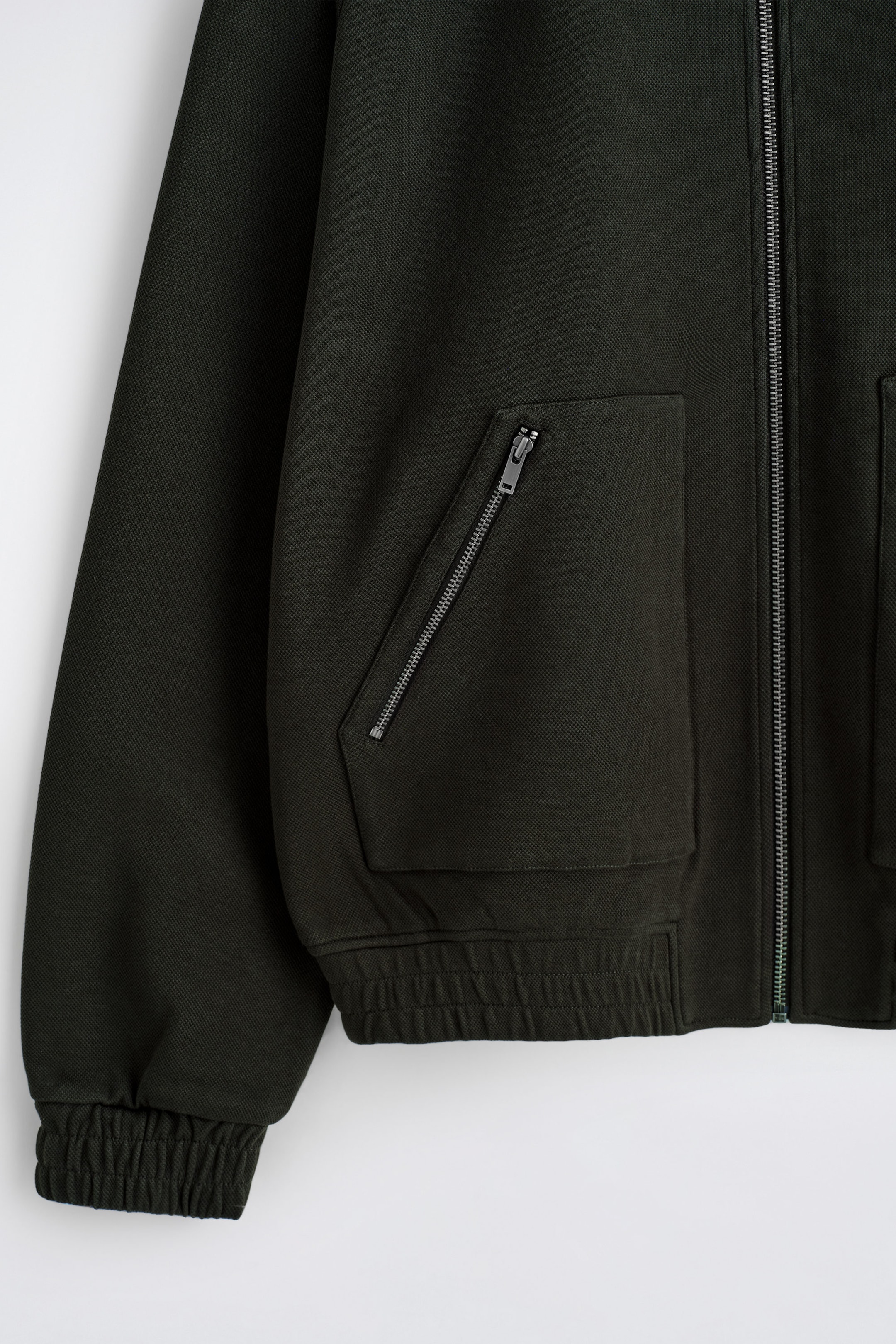 StillMedia/DescriptiveDetail