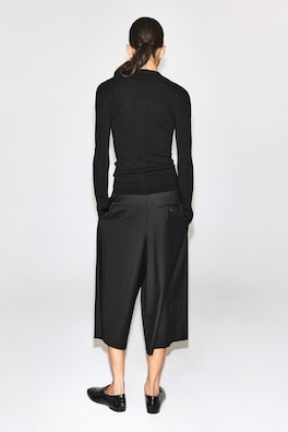 SEAMLESS MERINO WOOL SHIRT — BLACK 5