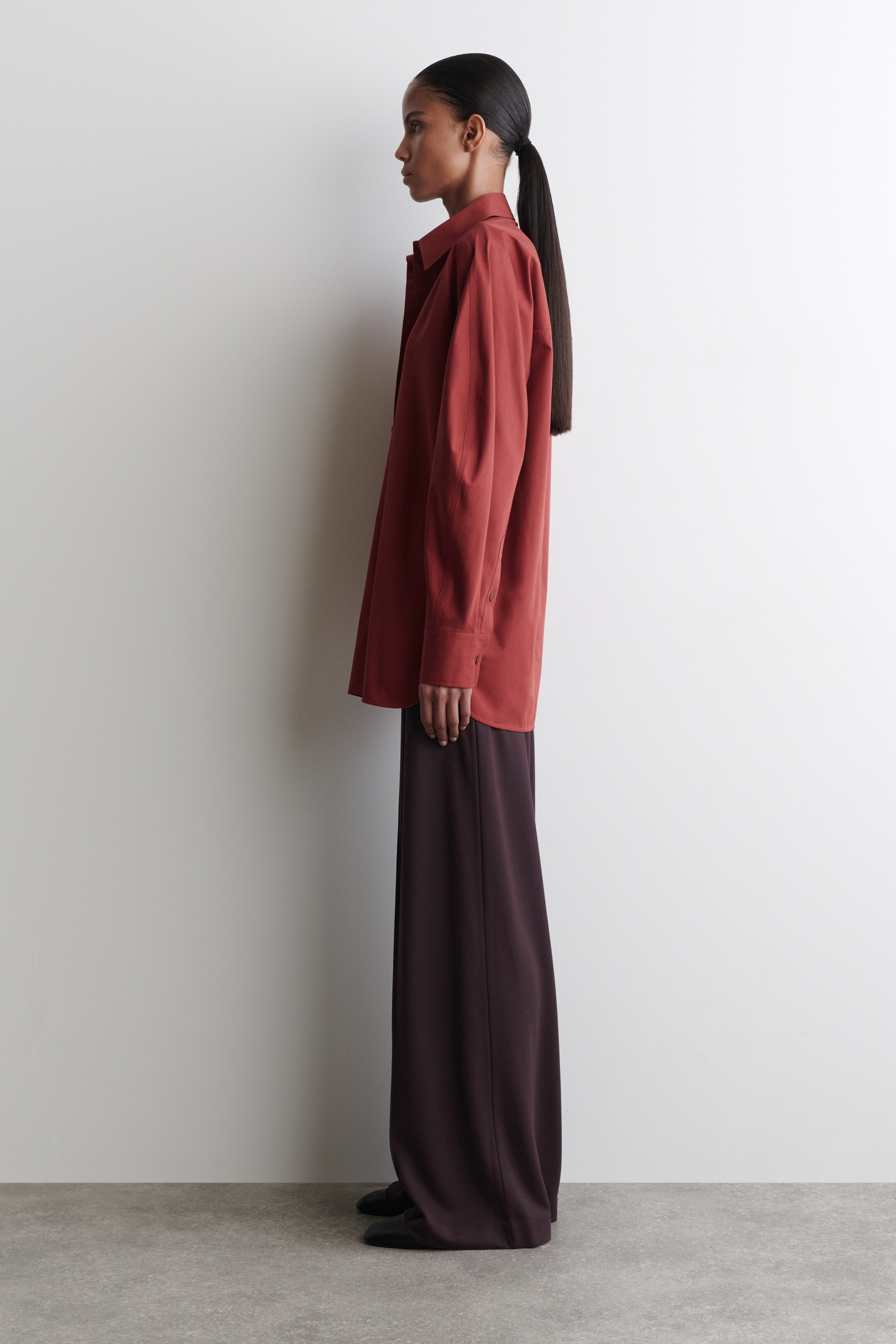Agrandir l'image: CHEMISE SILHOUETTE ARRONDIE EN COTON PIMA - ROUGE PROFOND - FEMME | H&M BE 3