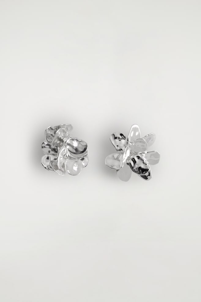 Asymmetrische bloemenoorbellen - zilver - 1