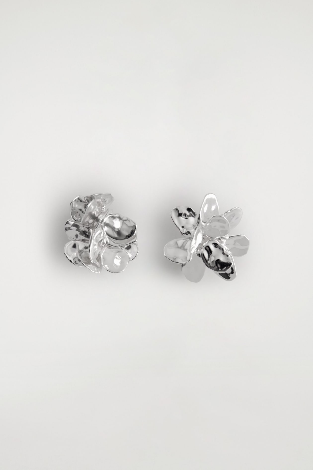 MISMATCHED FLORAL EARRINGS — SILVER