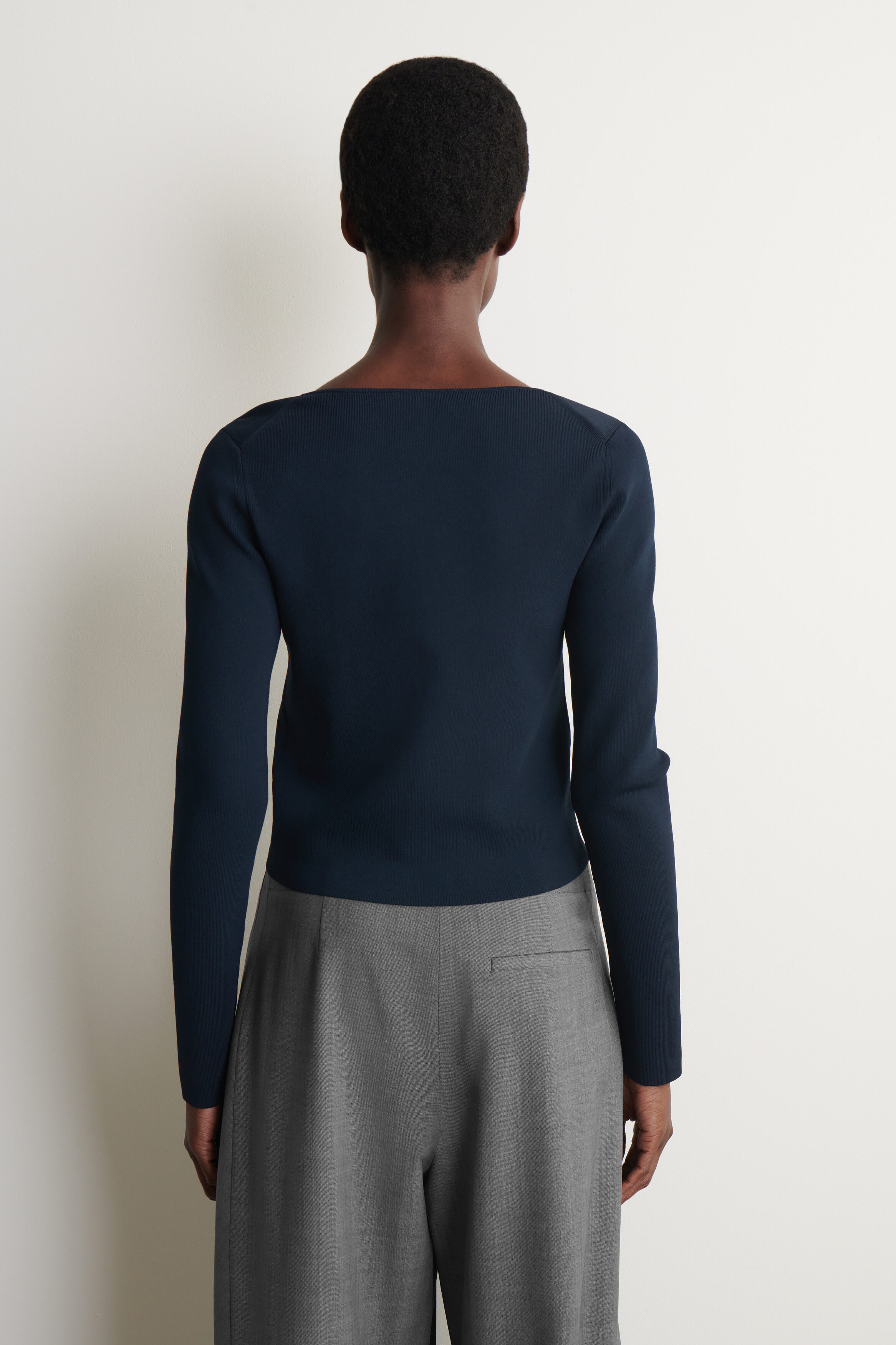MINIMAL KNITTED V-NECK CARDIGAN - NAVY | COS US