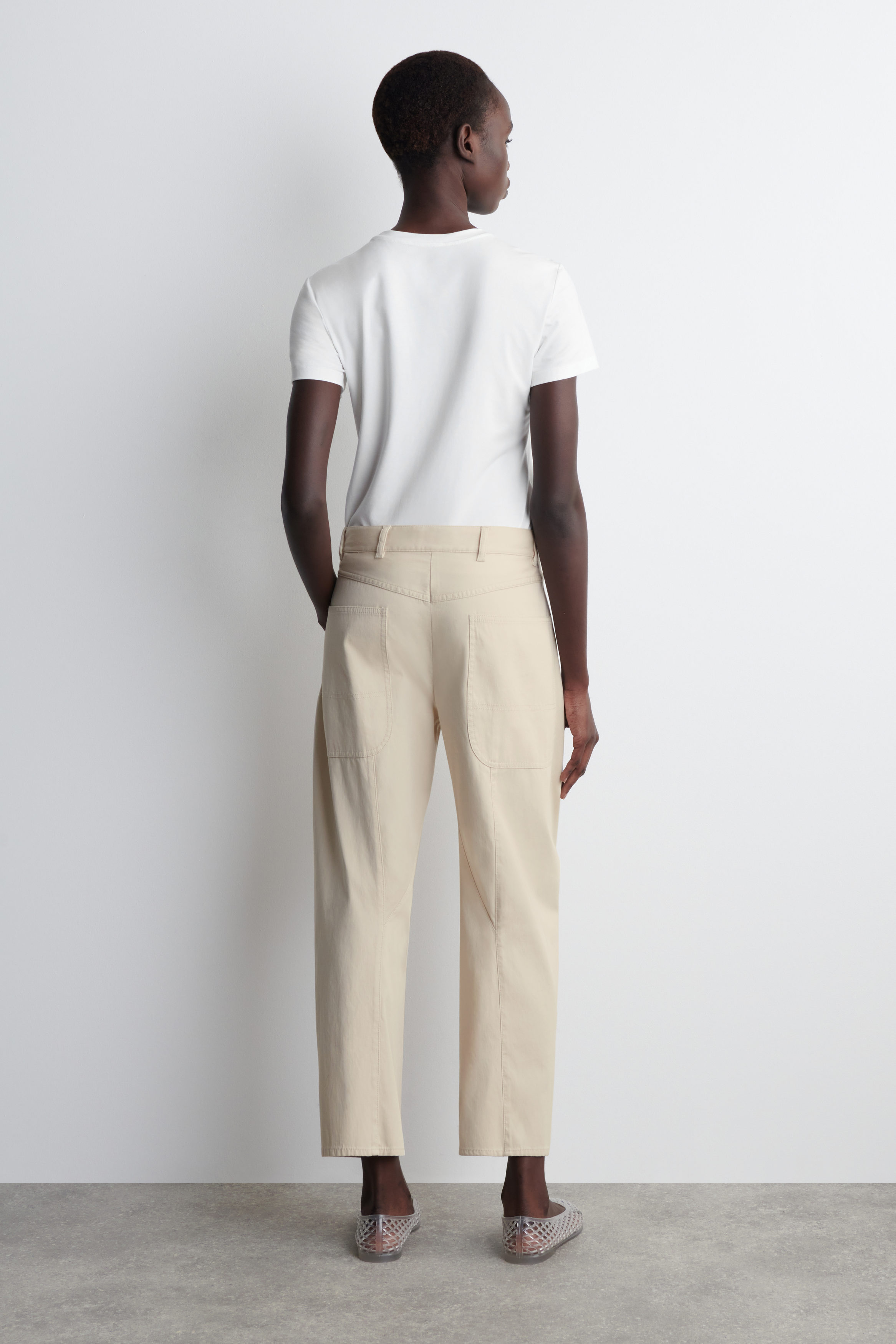 新品未使用完売品【COS】BARREL-LEG COTTON TROUSERS BARREL-LEG COTTON PANTS - OFF-WHITE | COS US