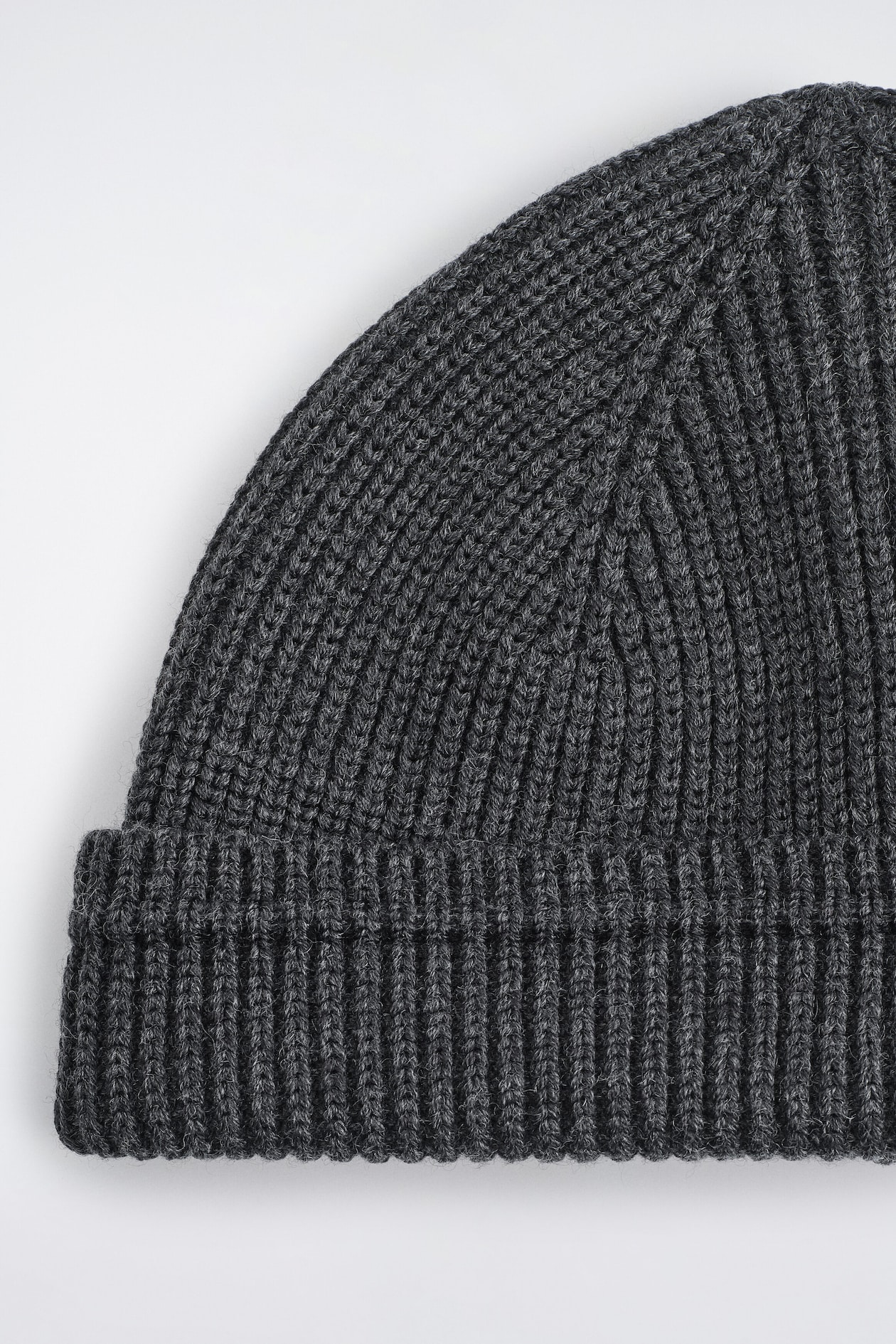 RIBBED WOOL-COTTON FISHERMAN BEANIE — CHARCOAL MÉLANGE