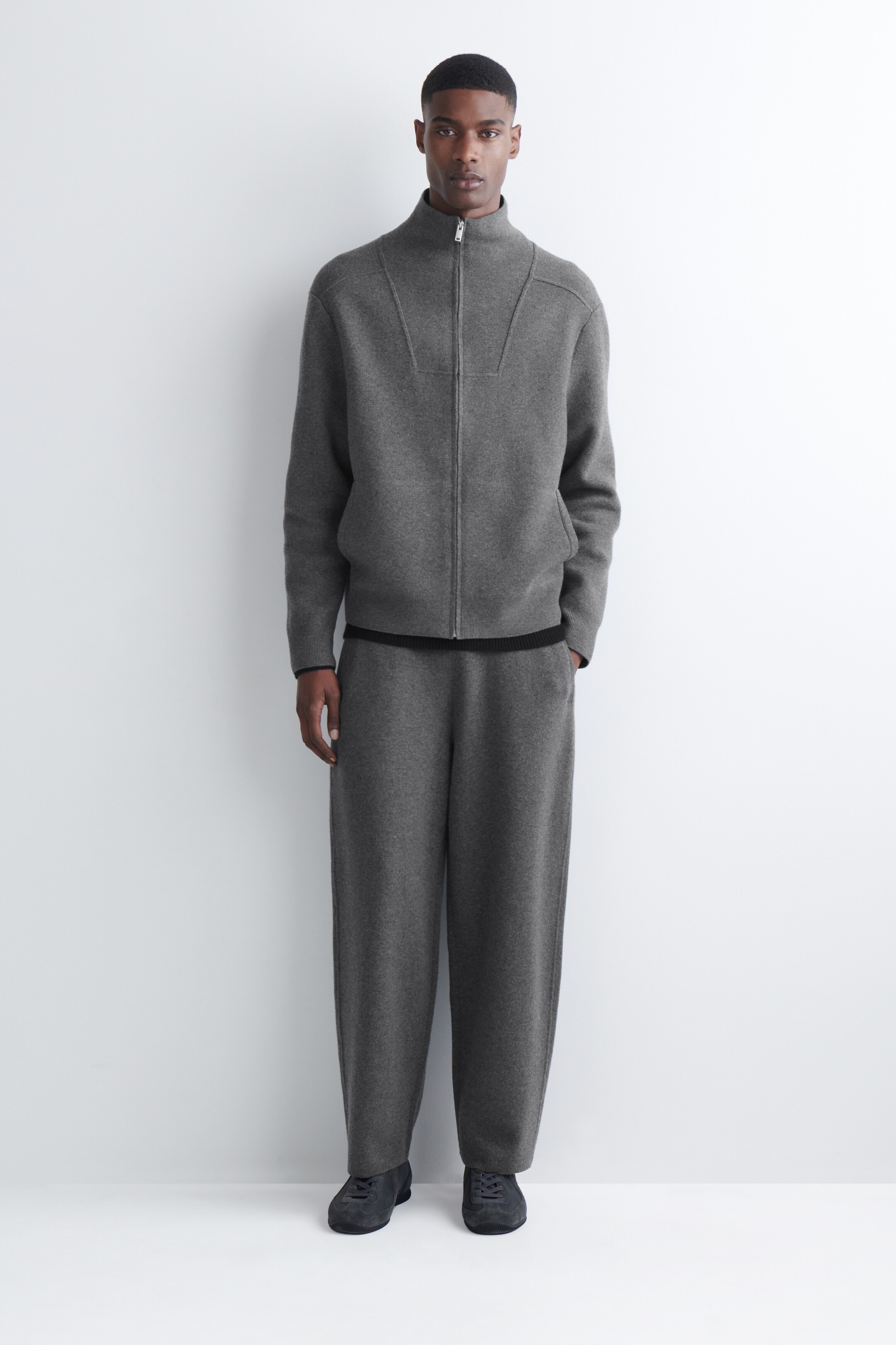 Visualizza immagine più grande: JOGGERS IN LANA MERINO CON TAGLIO BARREL - GRIGIO - UOMO | H&M IT 1