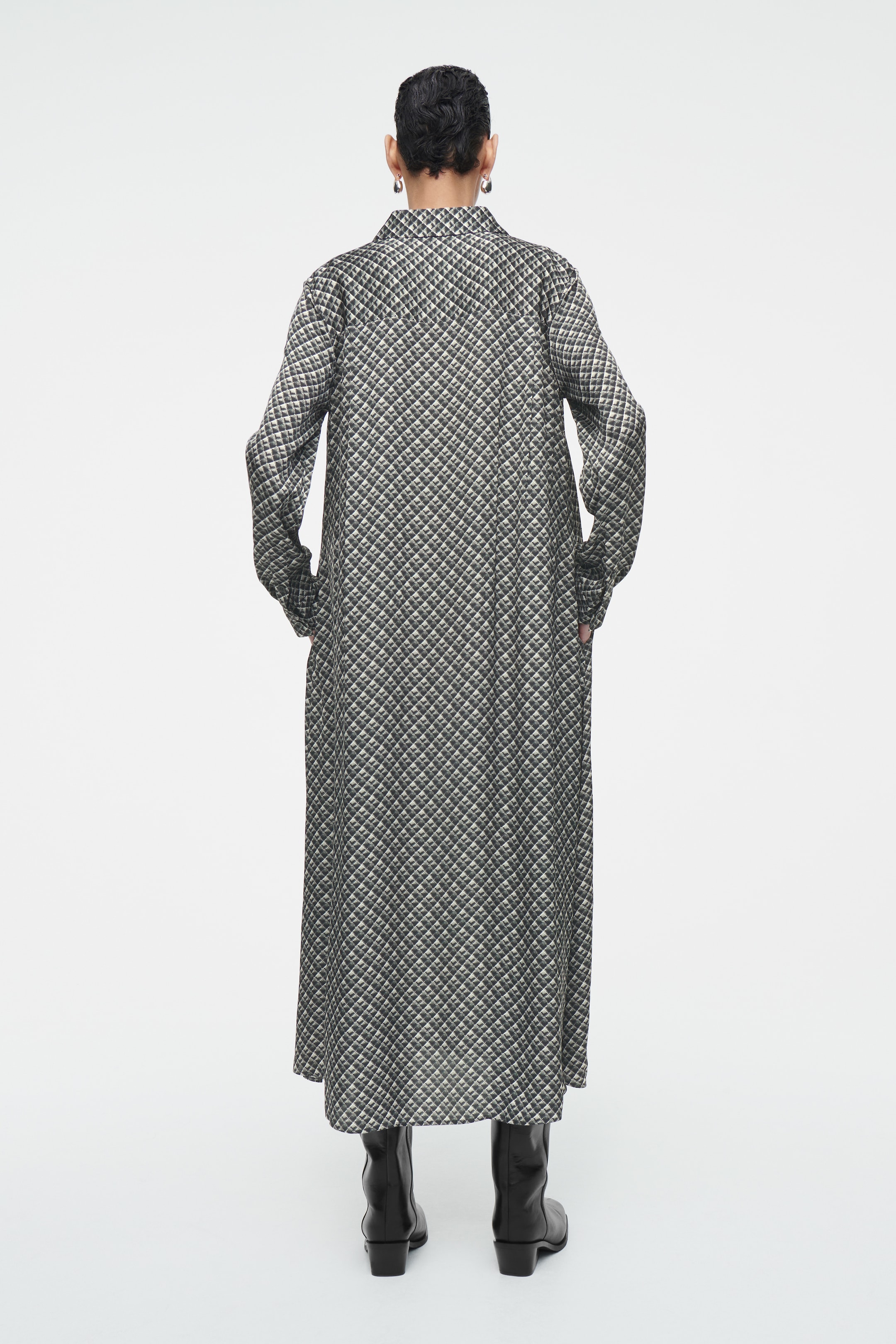 View larger image: GEOMETRIC-PRINT MAXI SHIRT DRESS - DARK GREEN / PRINTED - Ladies | H&M GB 4